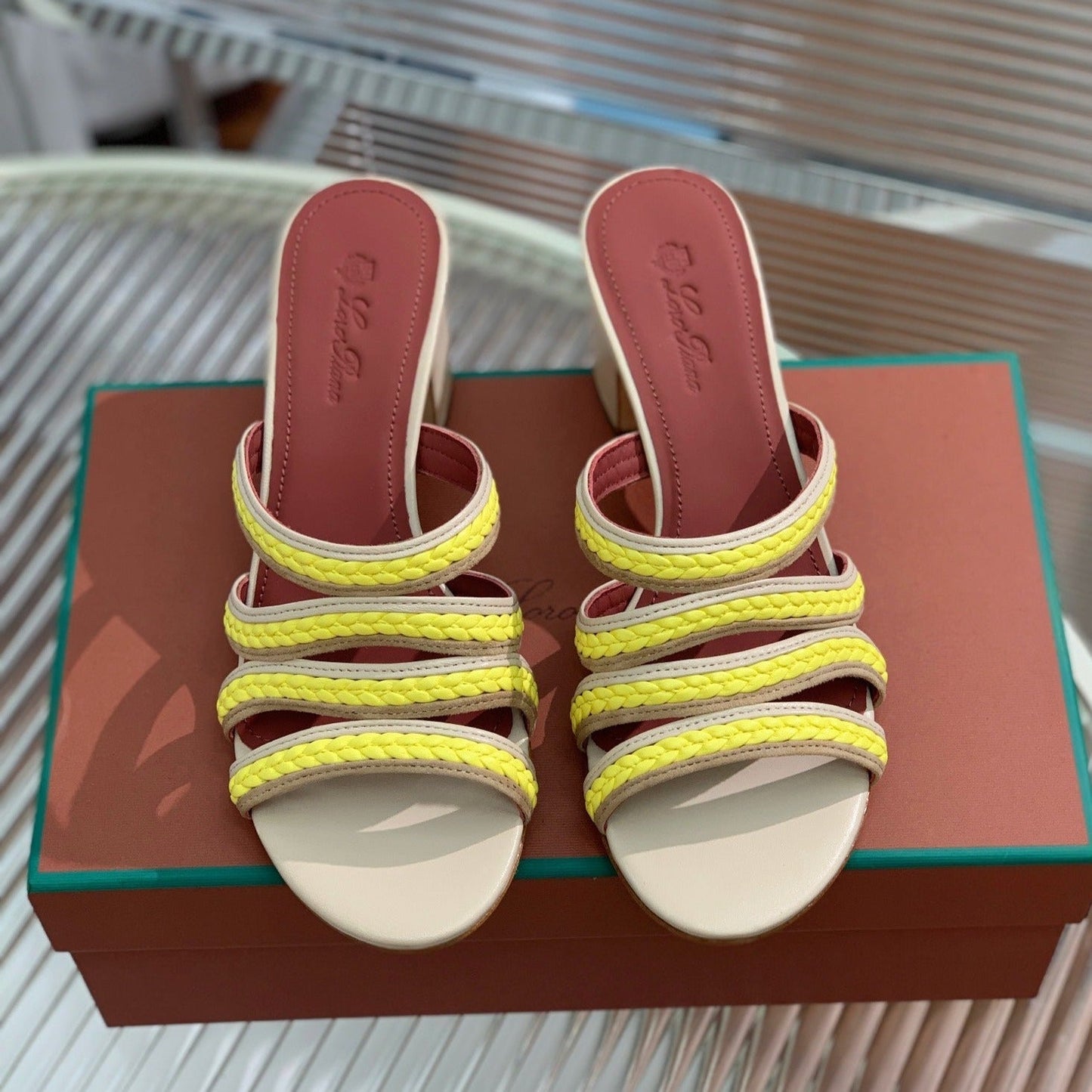 LP SPRIGHTLY CHARMS MID-SANDAL LEMON CALFSKIN - 35
