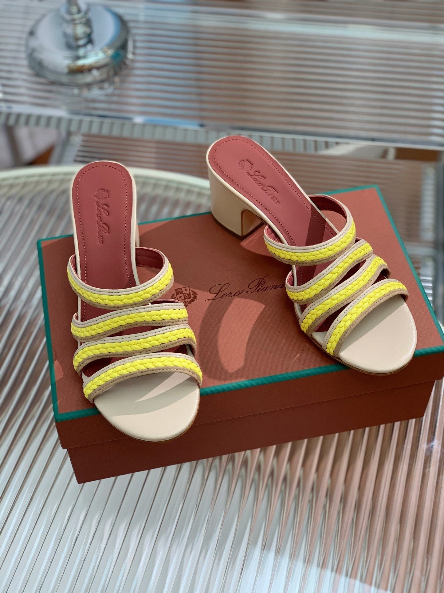 LP SPRIGHTLY CHARMS MID-SANDAL LEMON CALFSKIN - 35