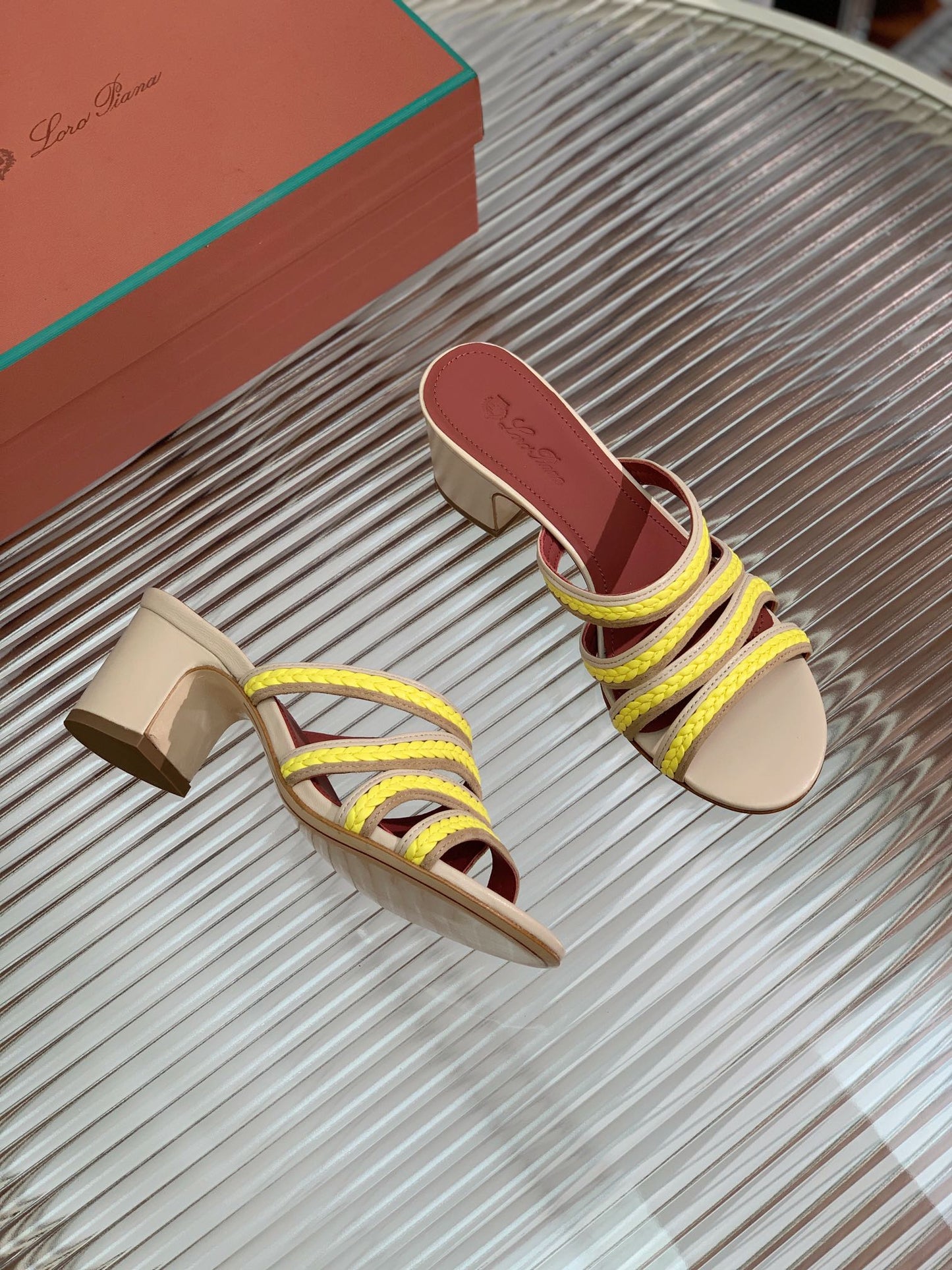 LP SPRIGHTLY CHARMS MID-SANDAL LEMON CALFSKIN - 35