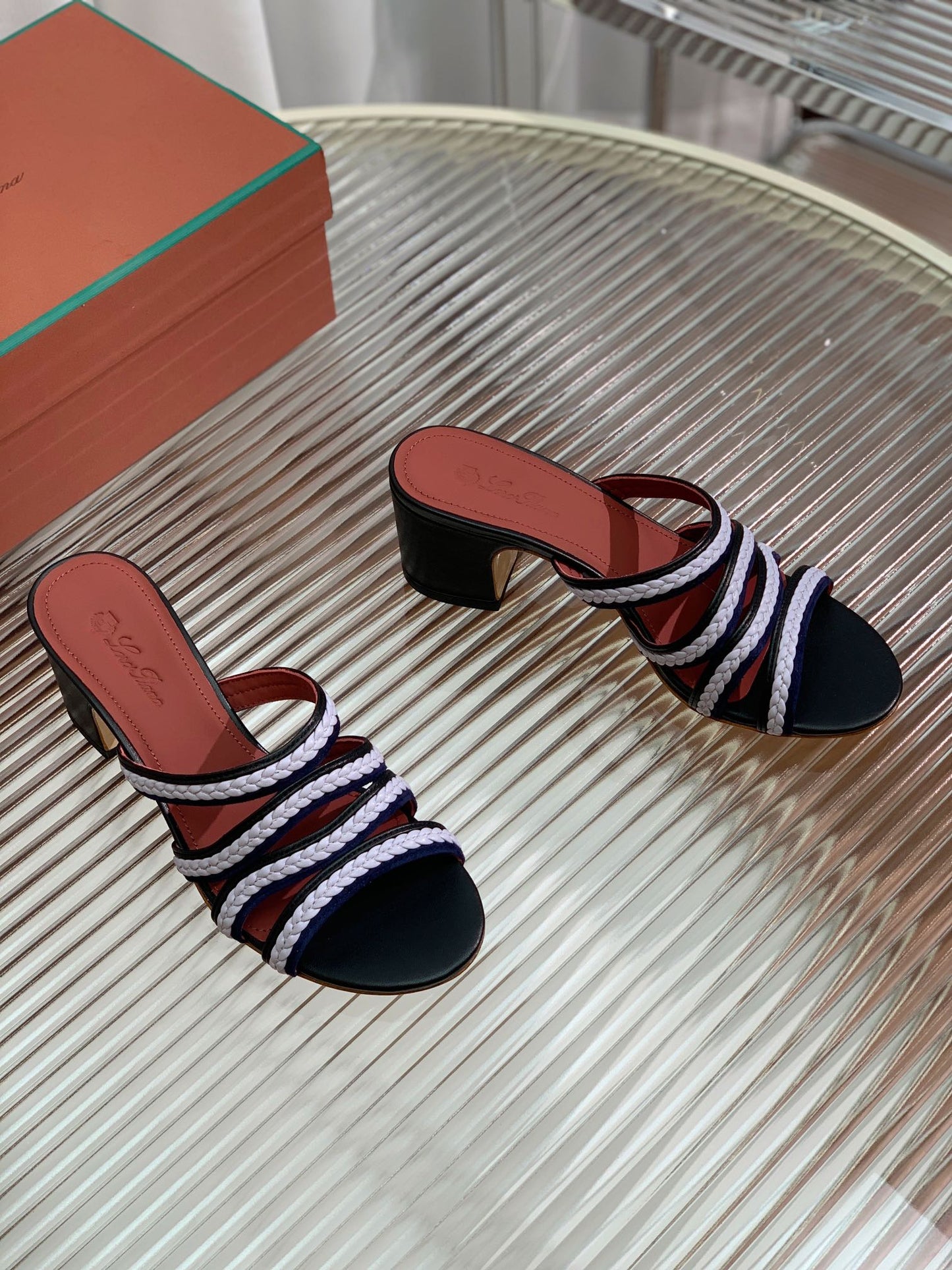 LP SPRIGHTLY CHARMS MID-SANDAL WHITE AND BLACK CALFSKIN - 35