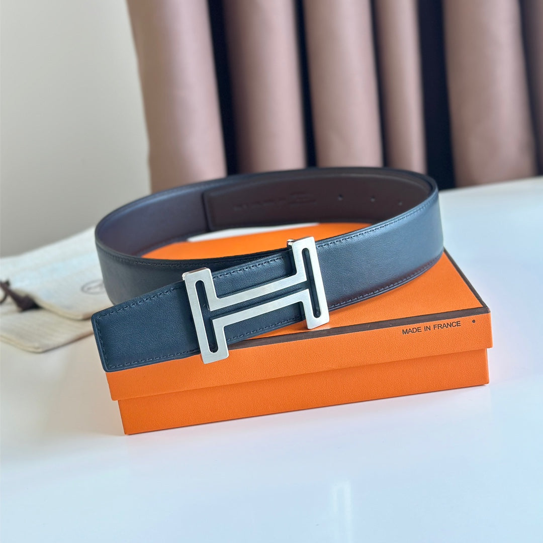 HM  BELT BUCKLE & REVERSIBLE BLACK LEATHER STRAP 38MM SILVER HARDWARE - 30
