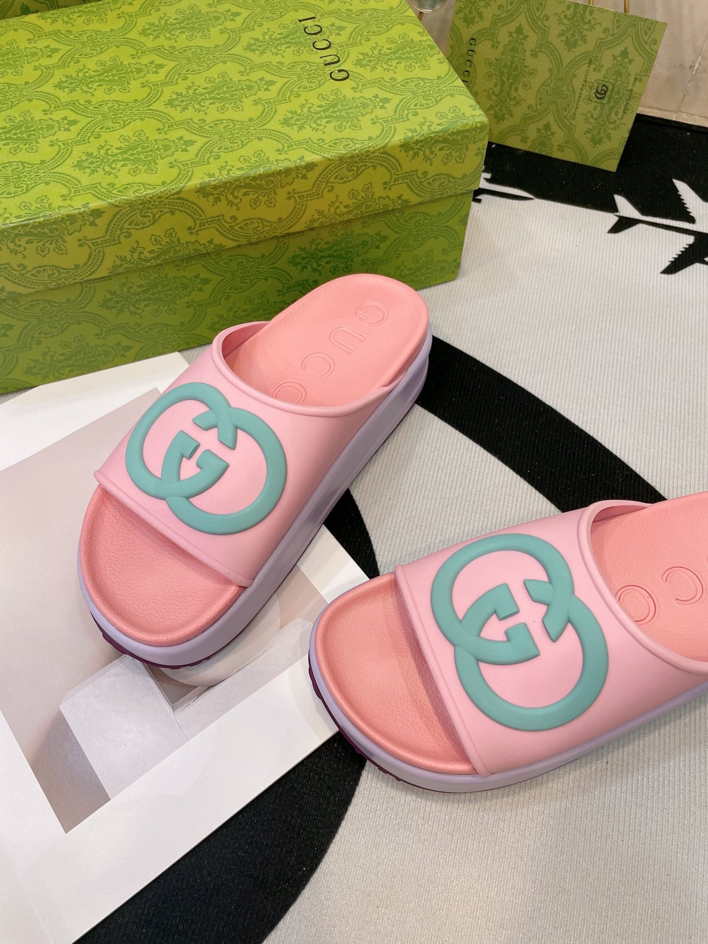 INTERLOCKING G SLIDE SANDAL IN BABY PINK IMPORTED TPU - 35