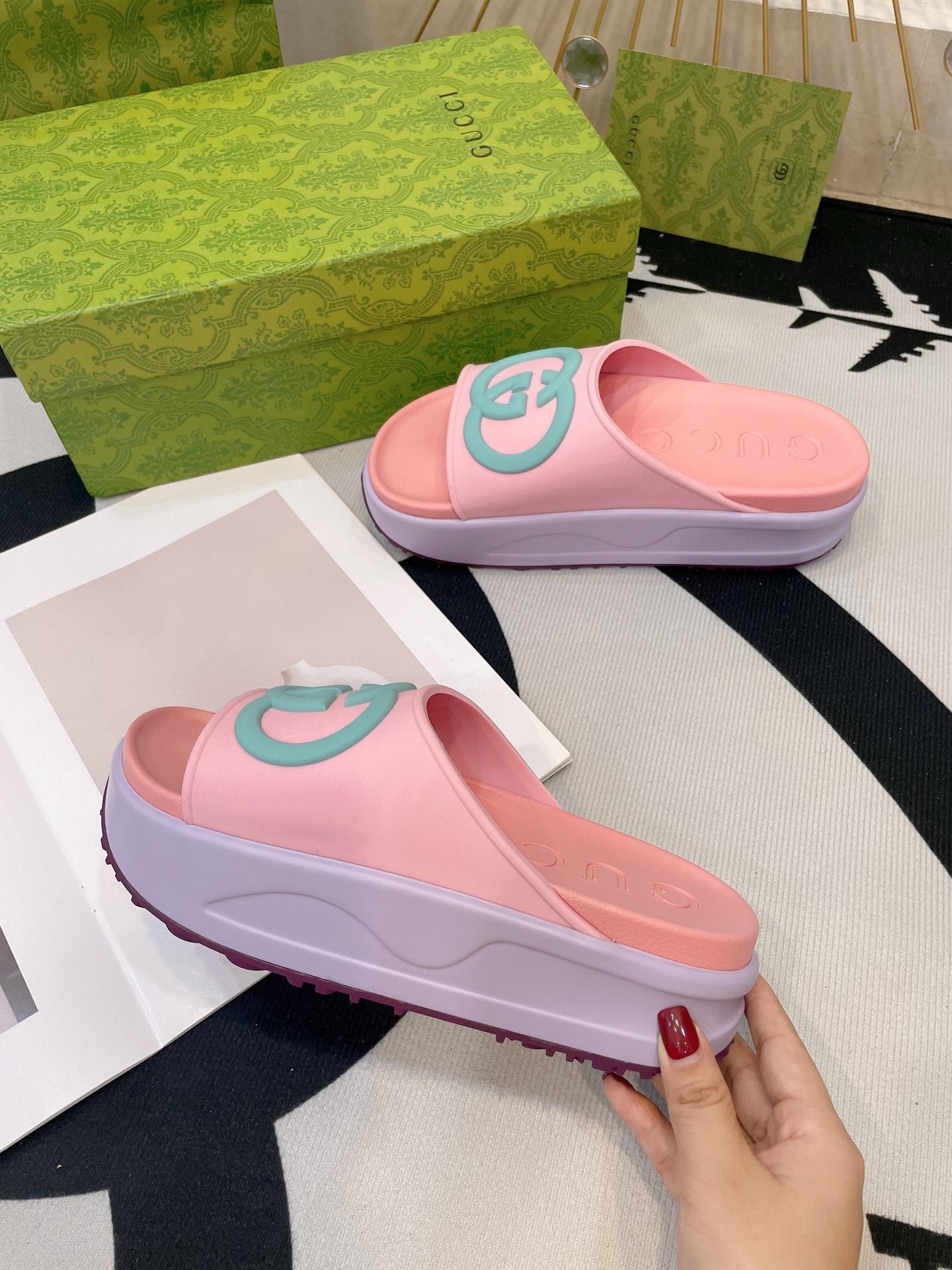 INTERLOCKING G SLIDE SANDAL IN BABY PINK IMPORTED TPU - 35