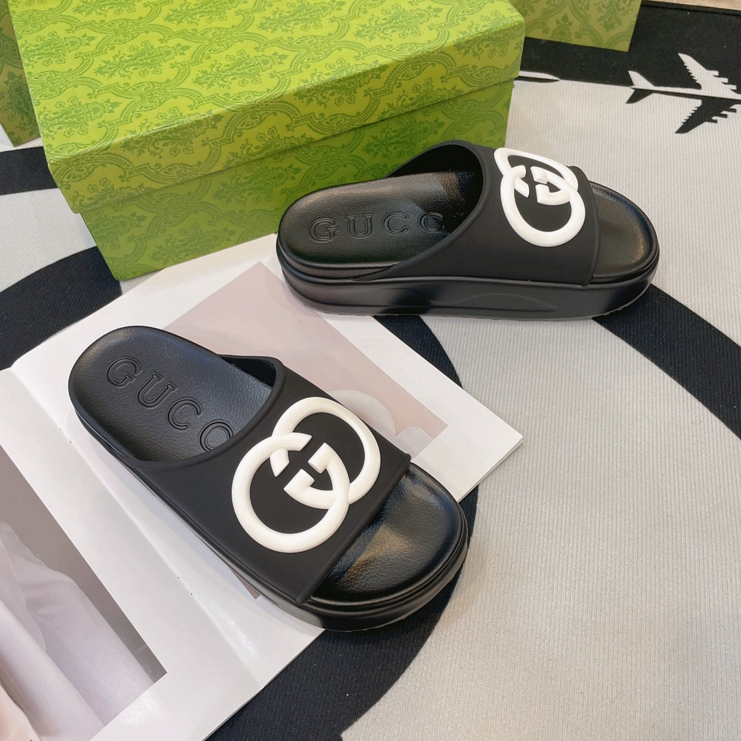 INTERLOCKING G SLIDE SANDAL IN BLACK IMPORTED TPU - 35
