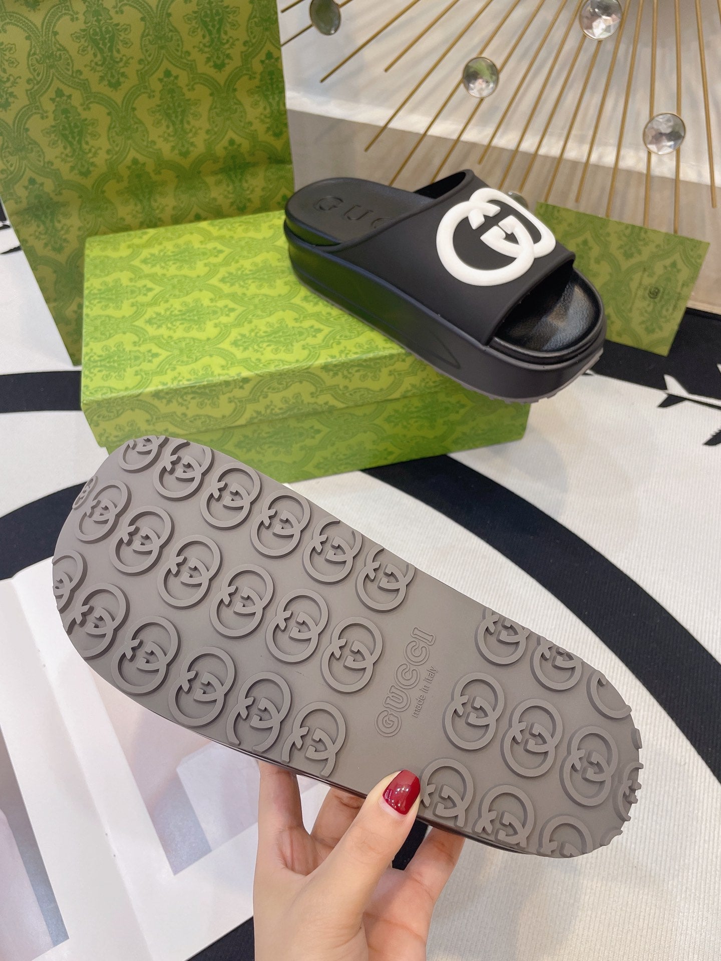 INTERLOCKING G SLIDE SANDAL IN BLACK IMPORTED TPU - 35