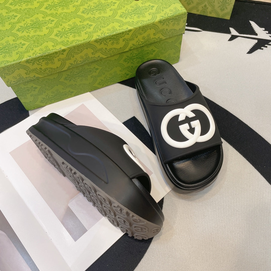 INTERLOCKING G SLIDE SANDAL IN BLACK IMPORTED TPU - 35