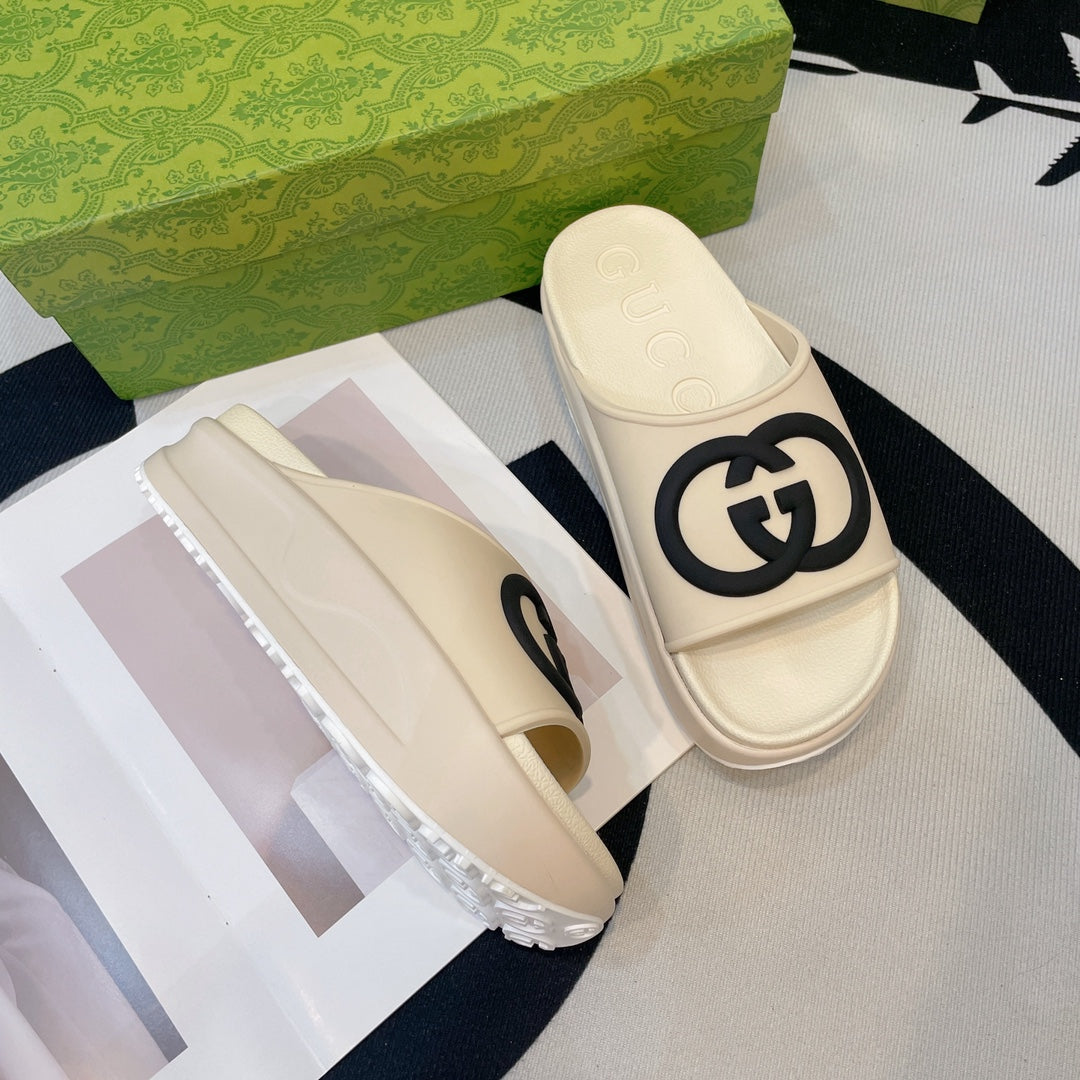 INTERLOCKING G SLIDE SANDAL IN WHITE CREAM IMPORTED TPU - 35