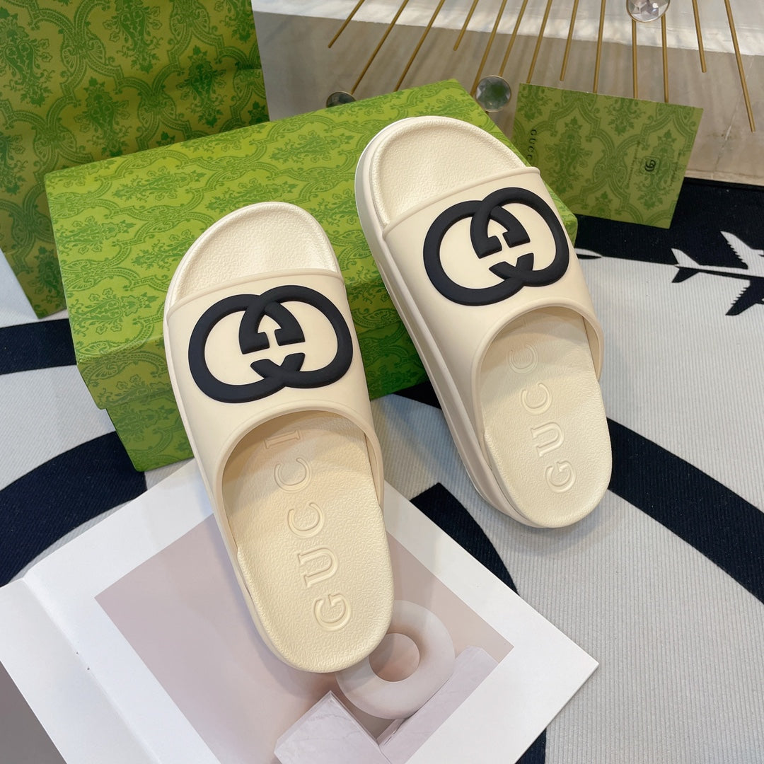 INTERLOCKING G SLIDE SANDAL IN WHITE CREAM IMPORTED TPU - 35