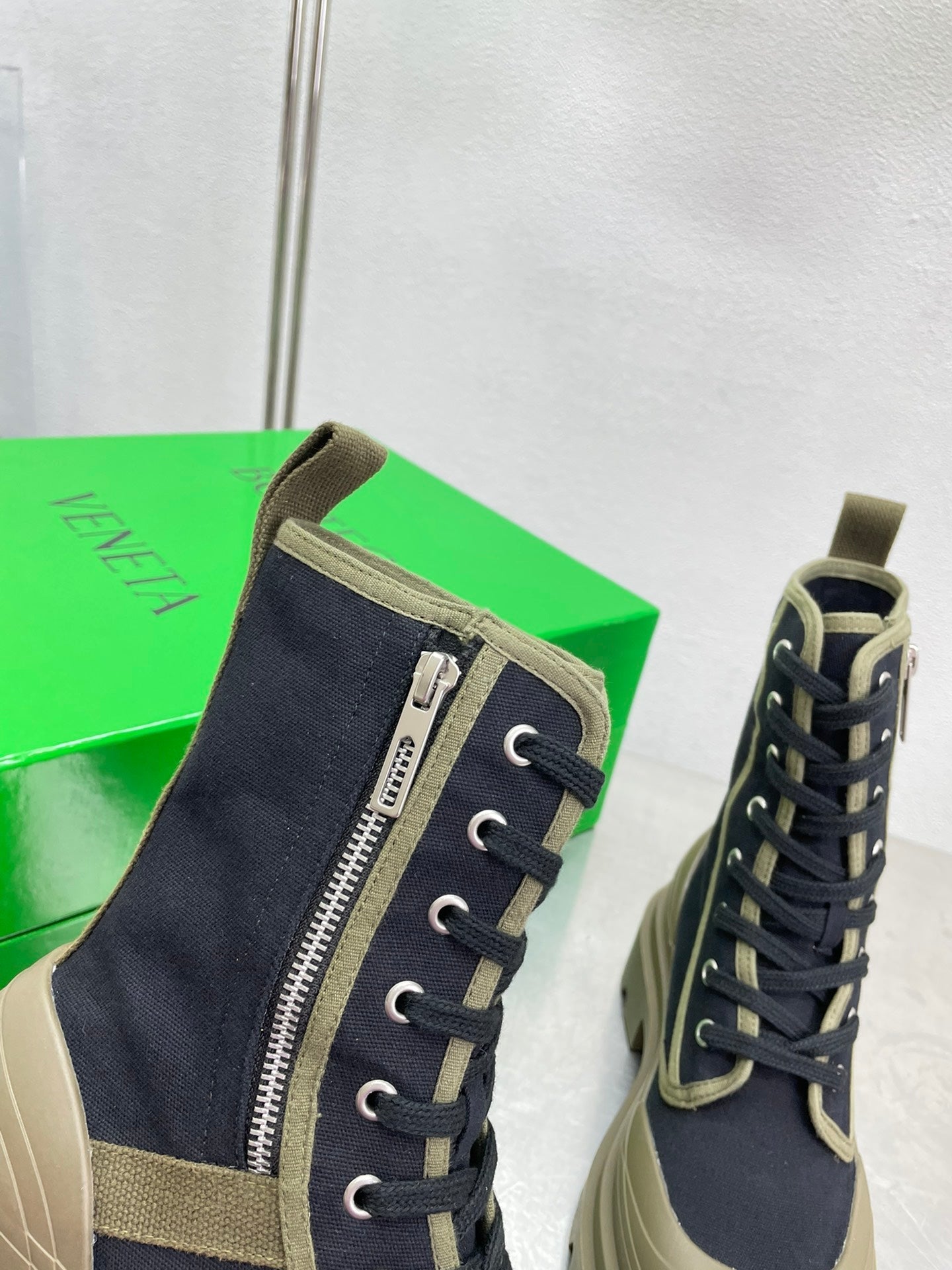 RIBBON BOMBER LACE-UP BOOTS IN BLACK MIX OLIVE GREEN CANVAS - 35