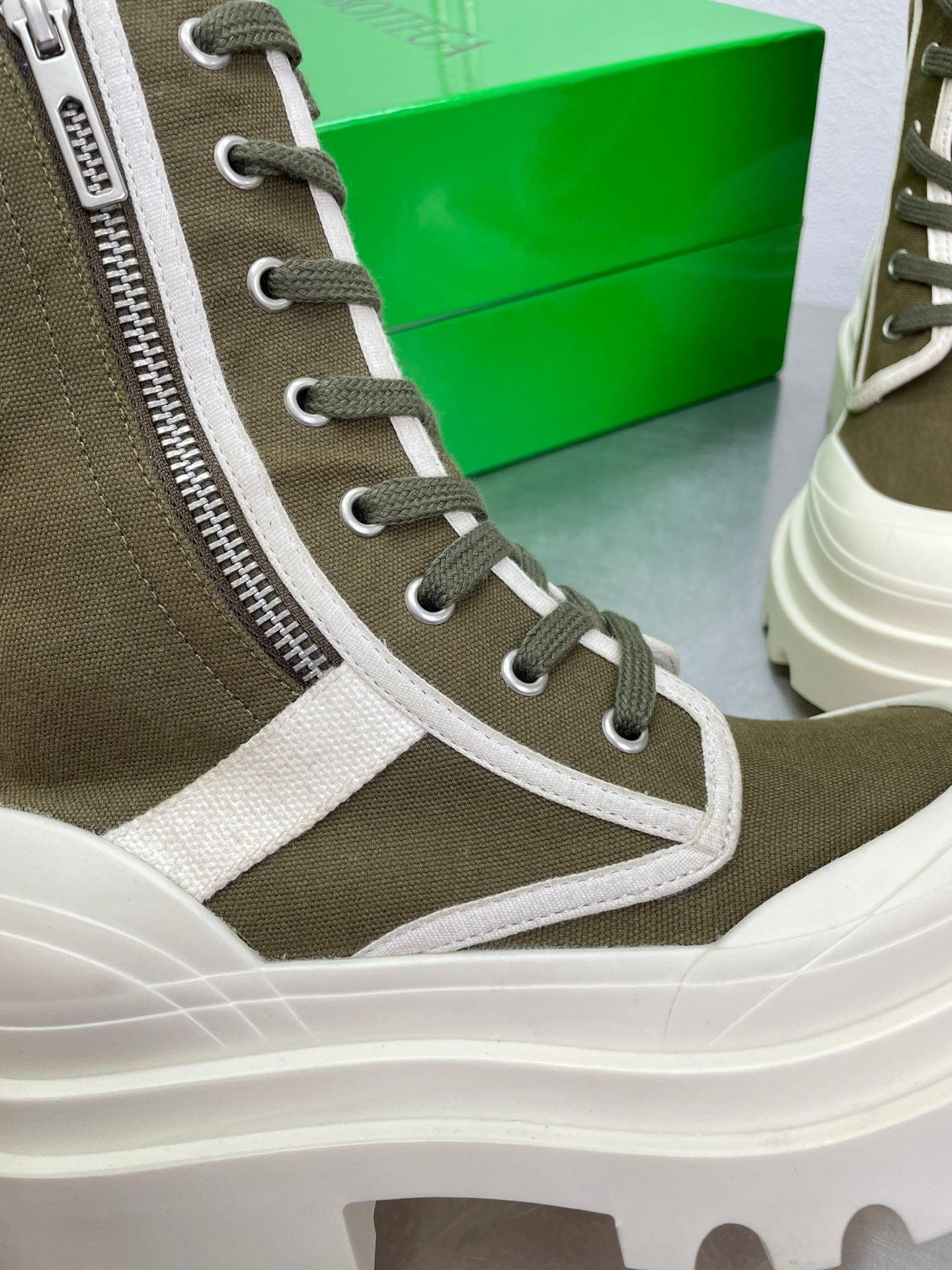 RIBBON BOMBER LACE-UP BOOTS IN OLIVE GREEN MIX WHITE CANVAS - 35