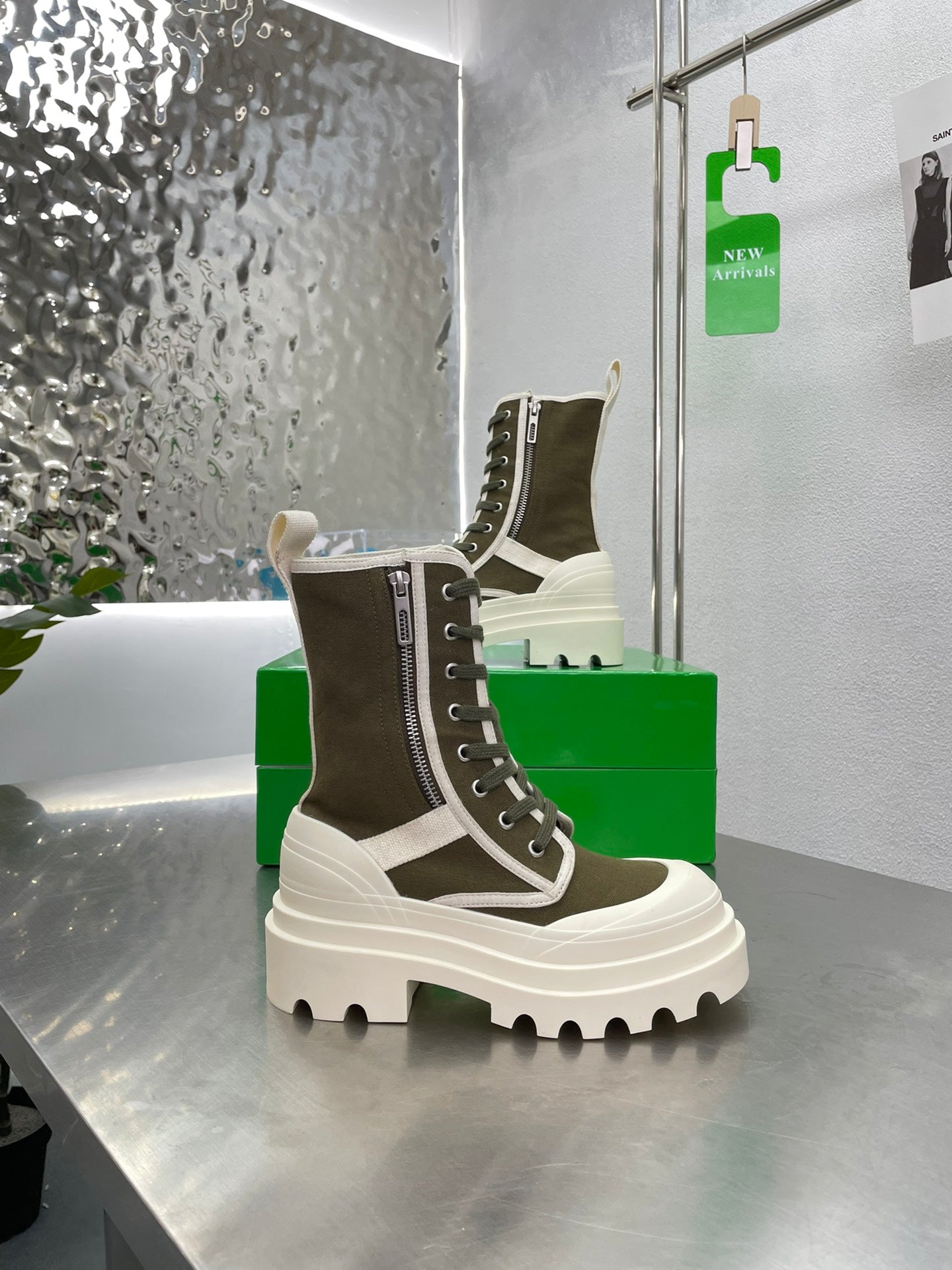 RIBBON BOMBER LACE-UP BOOTS IN OLIVE GREEN MIX WHITE CANVAS - 35