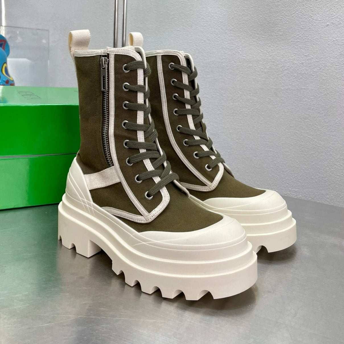 RIBBON BOMBER LACE-UP BOOTS IN OLIVE GREEN MIX WHITE CANVAS - 35