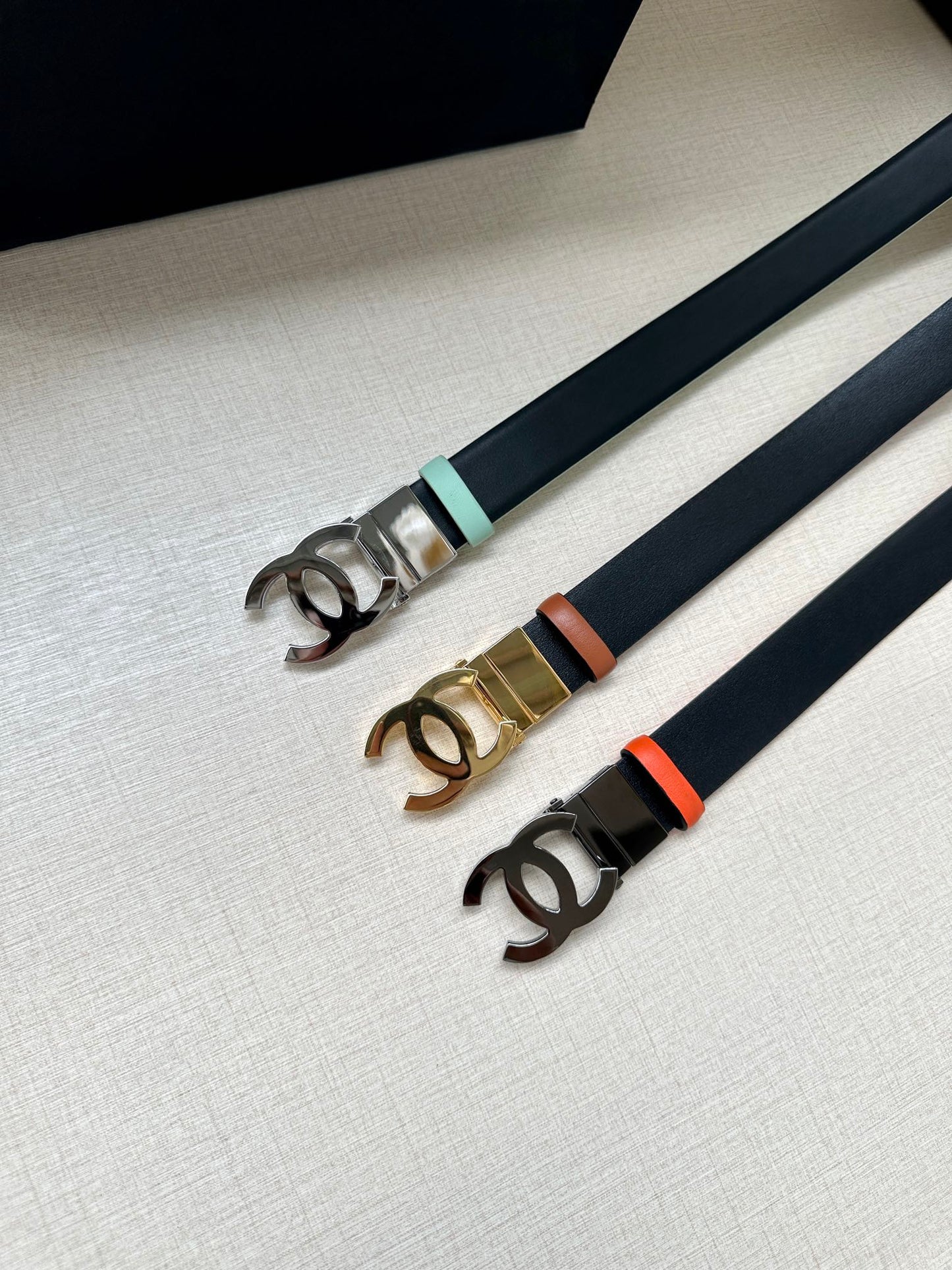 CC 30MM BELT IN GREEN MINT AND BLACK CALFSKIN WITH GOLD HARDWARE - 30
