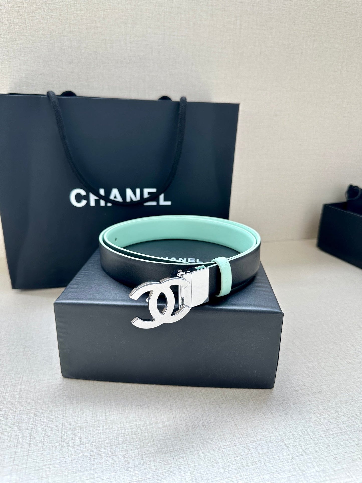 CC 30MM BELT IN GREEN MINT AND BLACK CALFSKIN WITH SILVER HARDWARE - 30