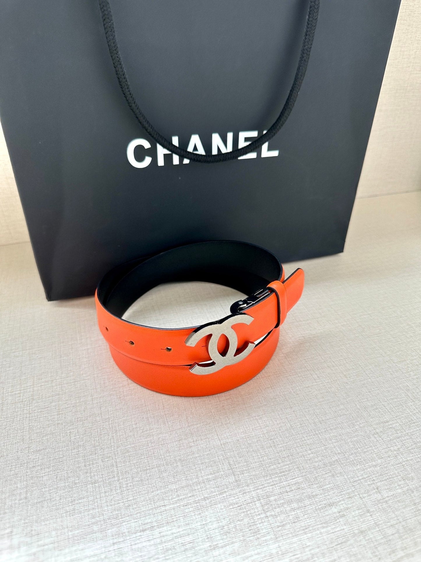 CC 30MM BELT IN FIRE ORANGE AND BLACK CALFSKIN WITH SILVER HARDWARE - 30