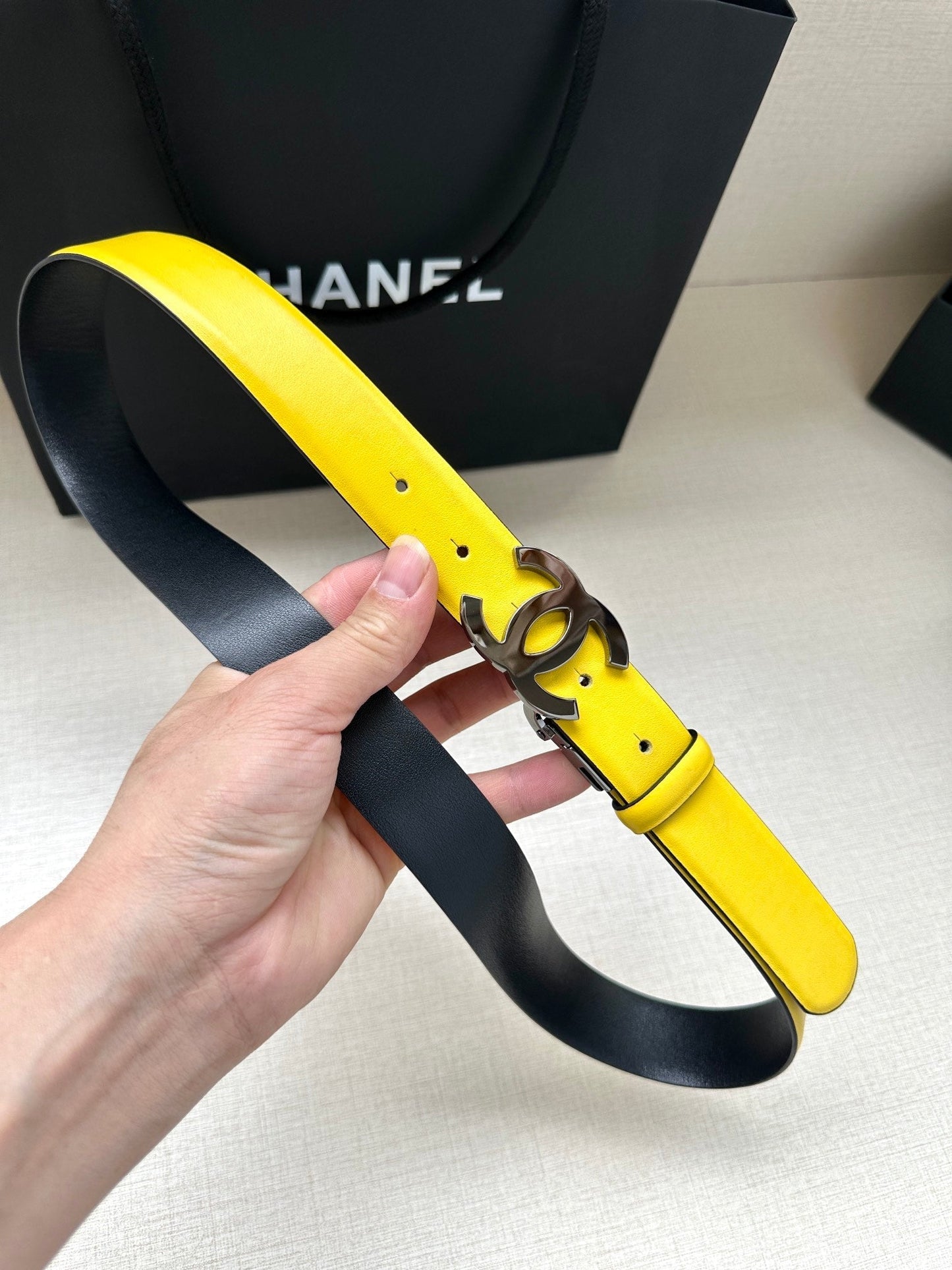 CC 30MM BELT IN BRIGHT YELLOW AND BLACK CALFSKIN WITH SILVER HARDWARE - 30