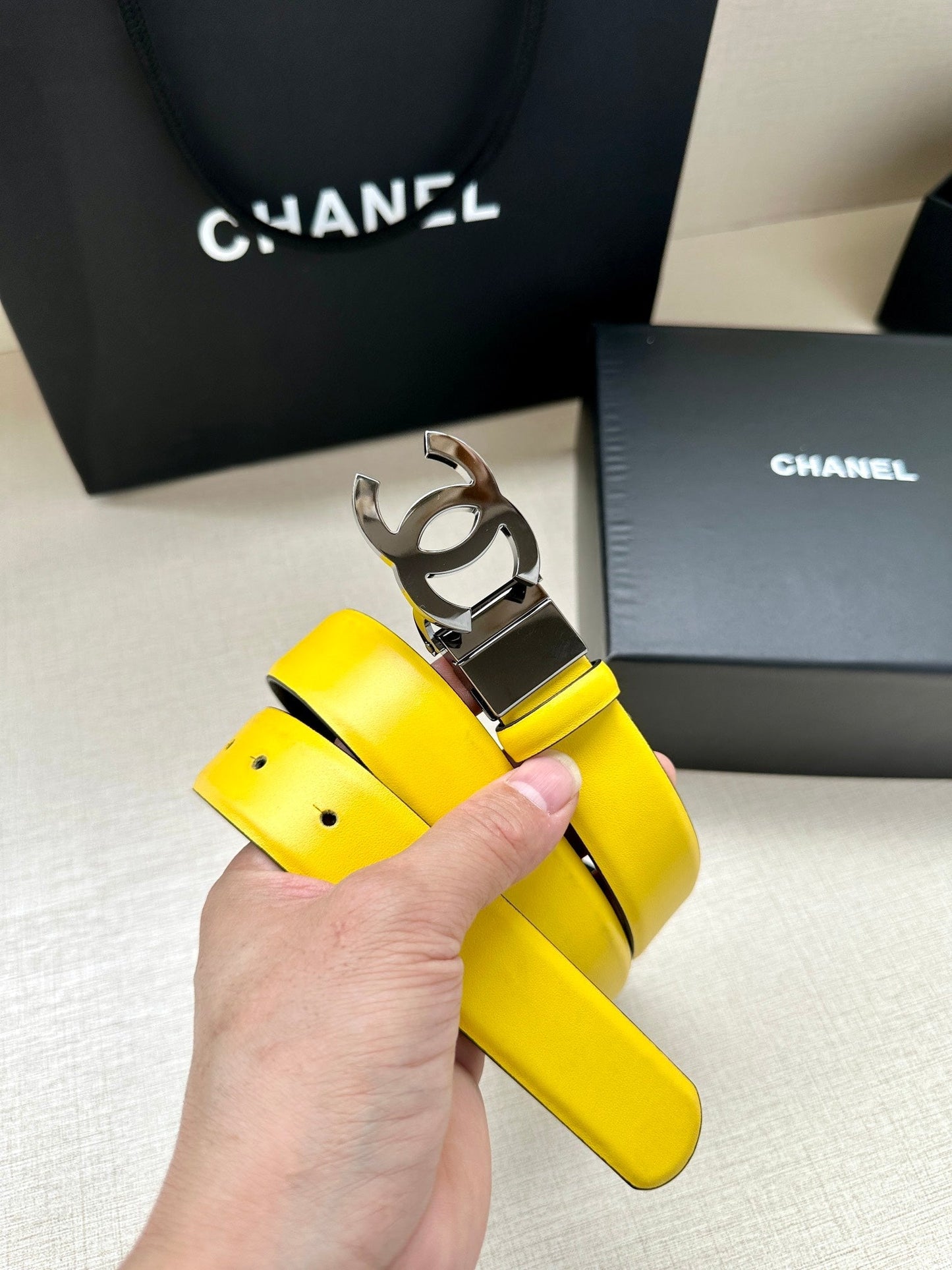 CC 30MM BELT IN BRIGHT YELLOW AND BLACK CALFSKIN WITH GOLD HARDWARE - 30