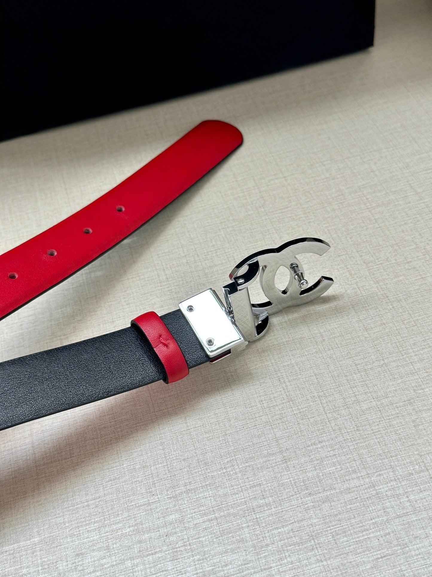 CC 30MM BELT IN CHERRY RED AND BLACK CALFSKIN WITH SILVER HARDWARE - 30