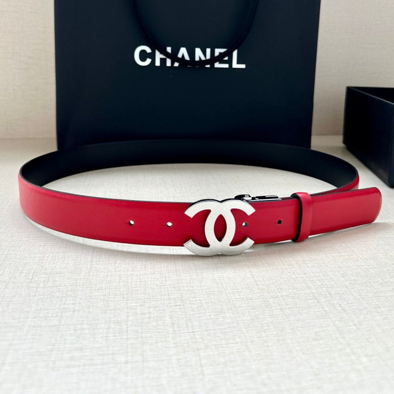CC 30MM BELT IN CHERRY RED AND BLACK CALFSKIN WITH SILVER HARDWARE - 30