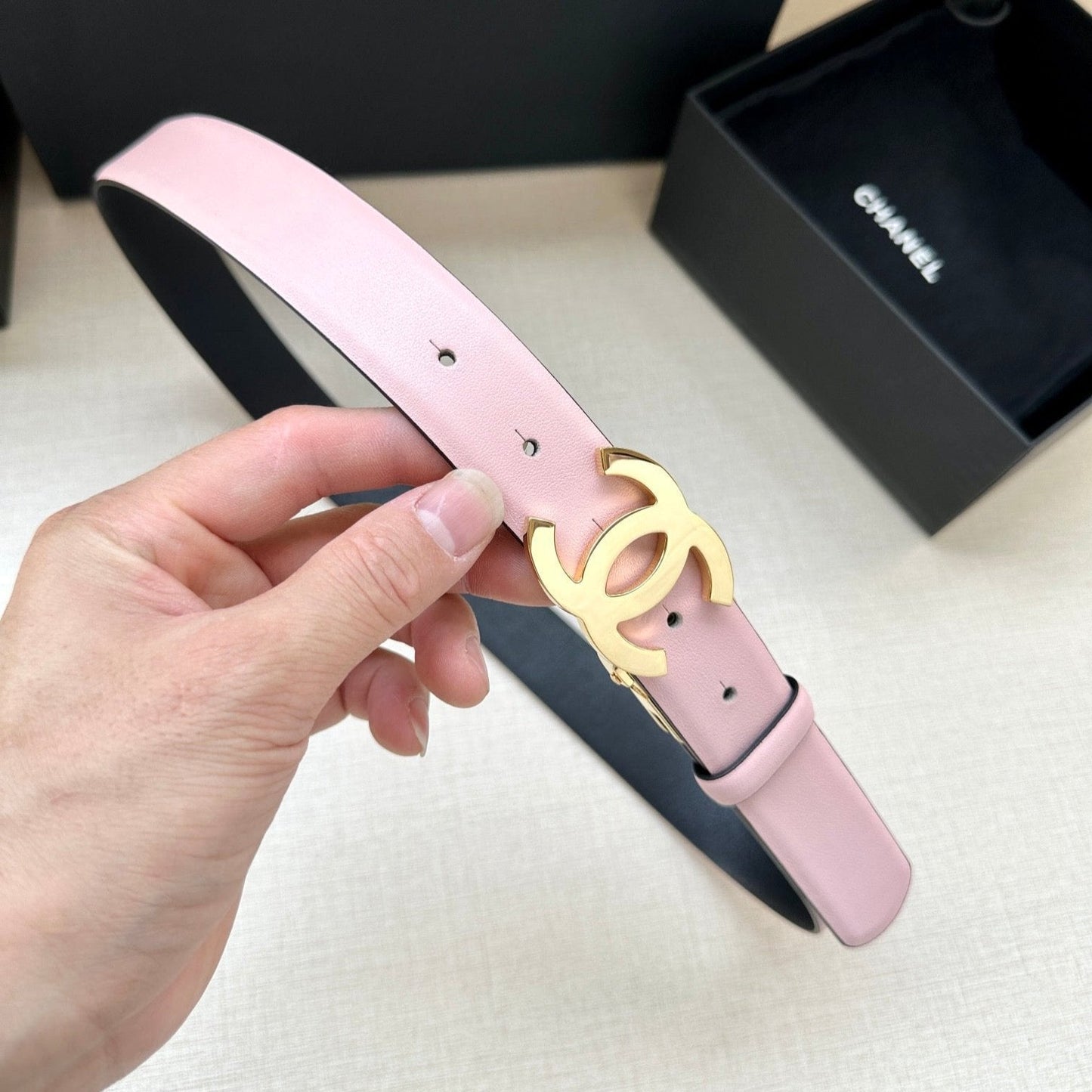 CC 30MM BELT IN LIGHT PINK AND BLACK CALFSKIN WITH GOLD HARDWARE - 30