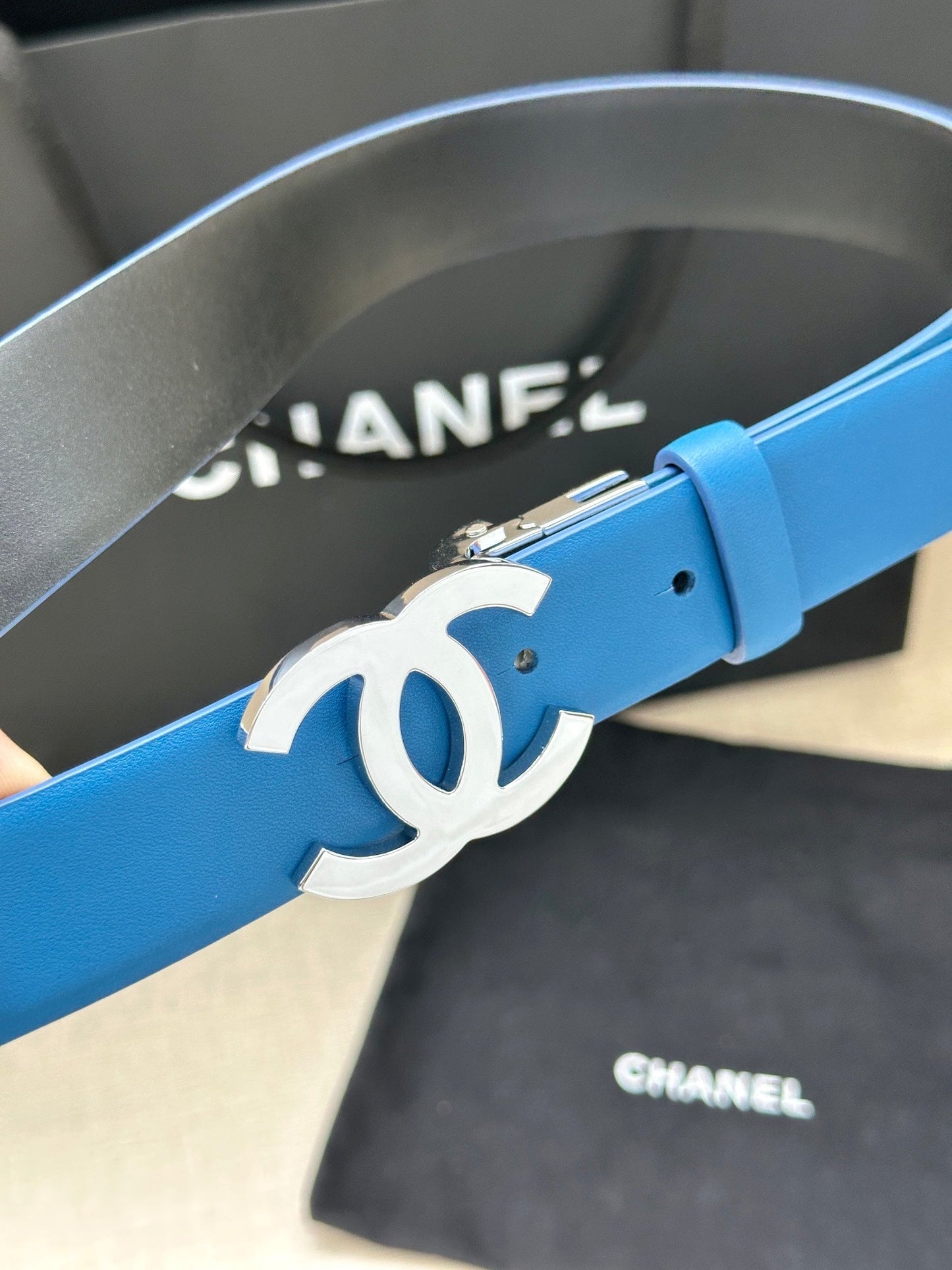 CC 30MM BELT IN BLUE AND BLACK CALFSKIN WITH SILVER HARDWARE - 30
