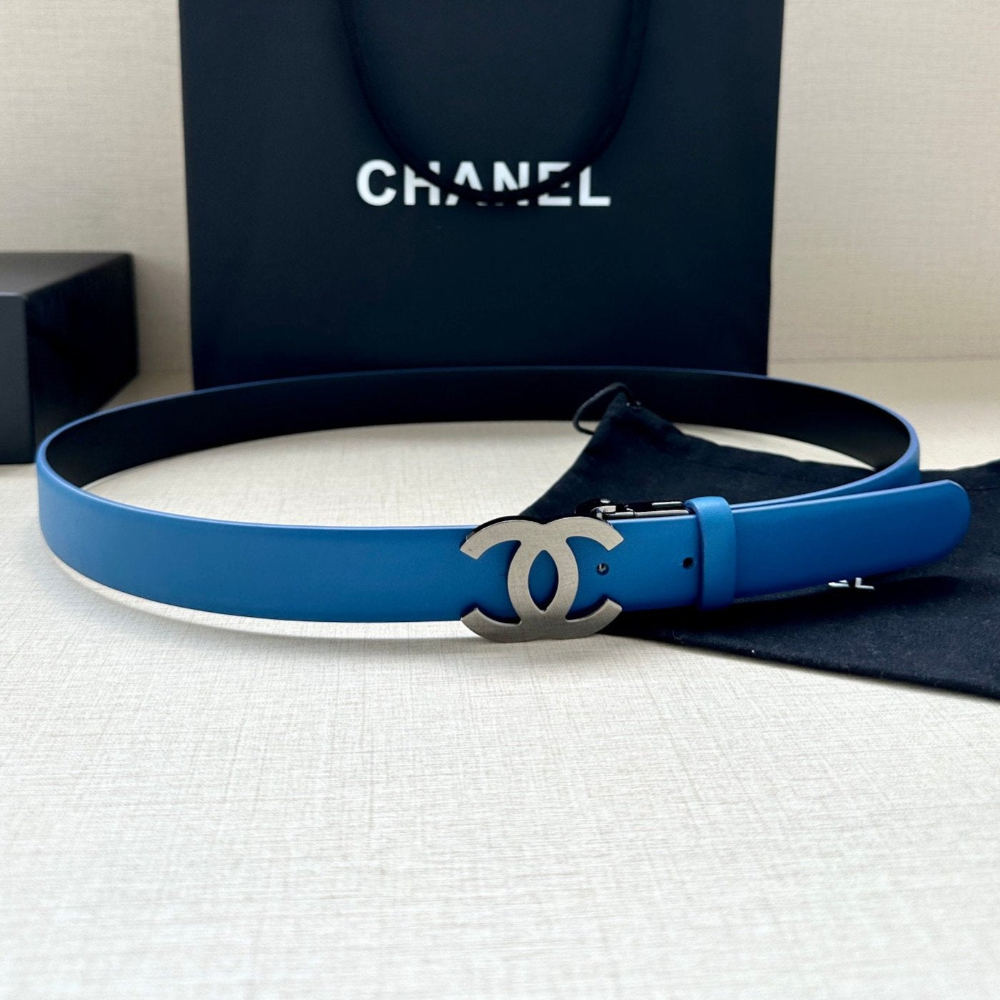 CC 30MM BELT IN BLUE AND BLACK CALFSKIN WITH SILVER HARDWARE - 30