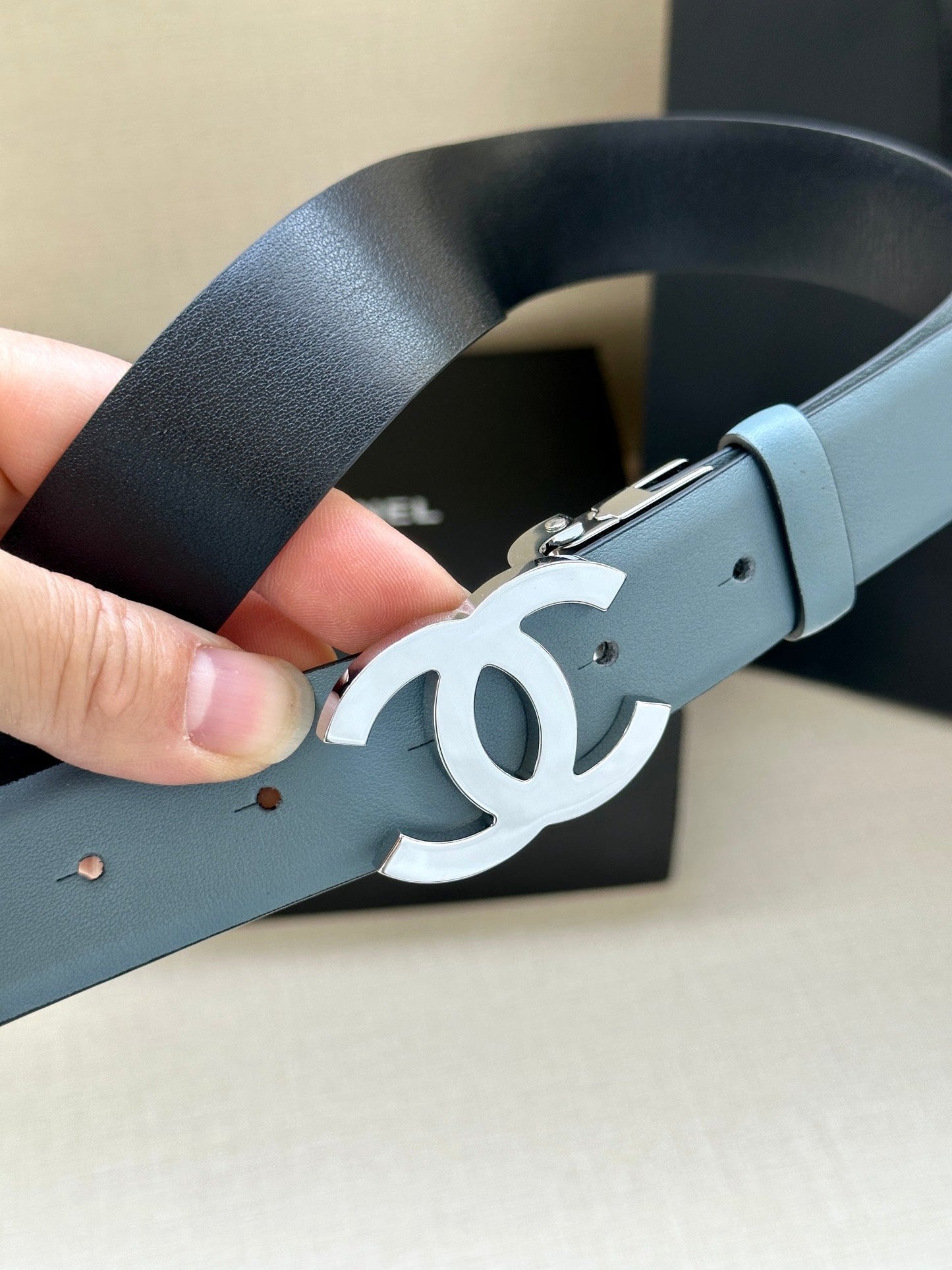 CC 30MM BELT IN STONE BLUE AND BLACK CALFSKIN WITH SILVER HARDWARE - 30