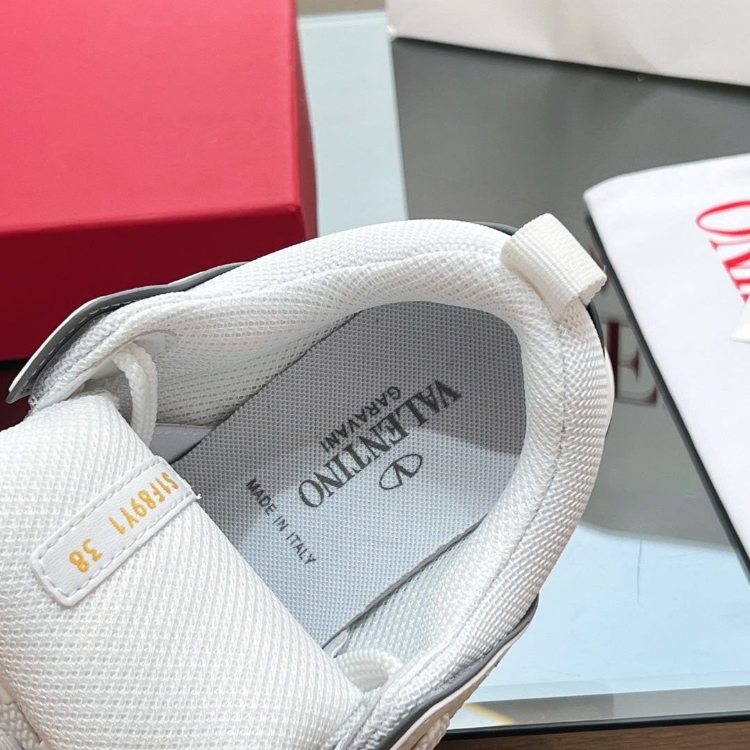 VALENTINO 25S GARAVANI OPEN SKATE SNEAKERS IN WHITE LAMBSKIN - 35
