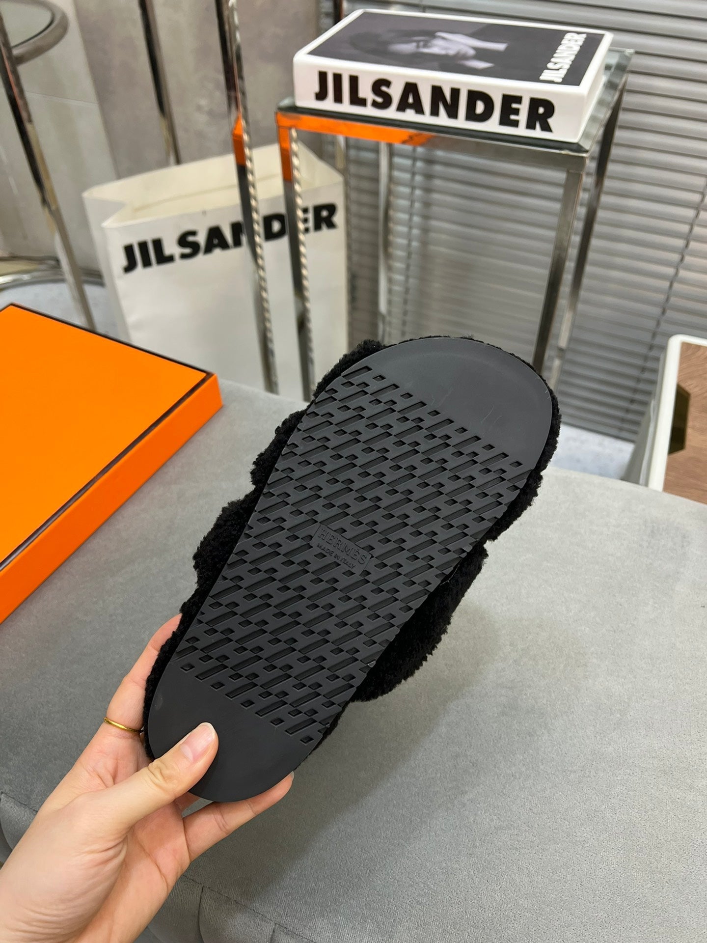 CHYPRE SLIPPERS IN BLACK LAMB WOOL - 35