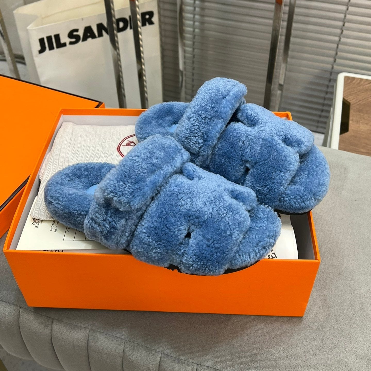 CHYPRE SLIPPERS IN AZURE BLUE LAMB WOOL - 35