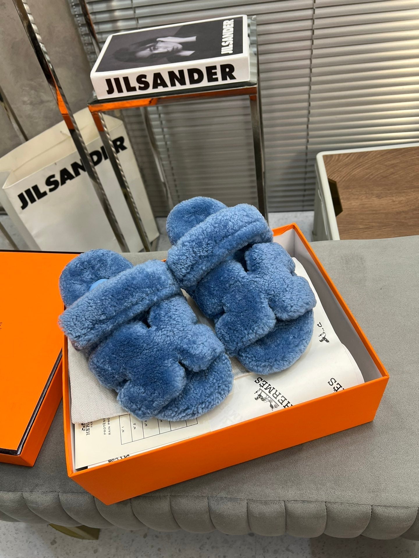 CHYPRE SLIPPERS IN AZURE BLUE LAMB WOOL - 35