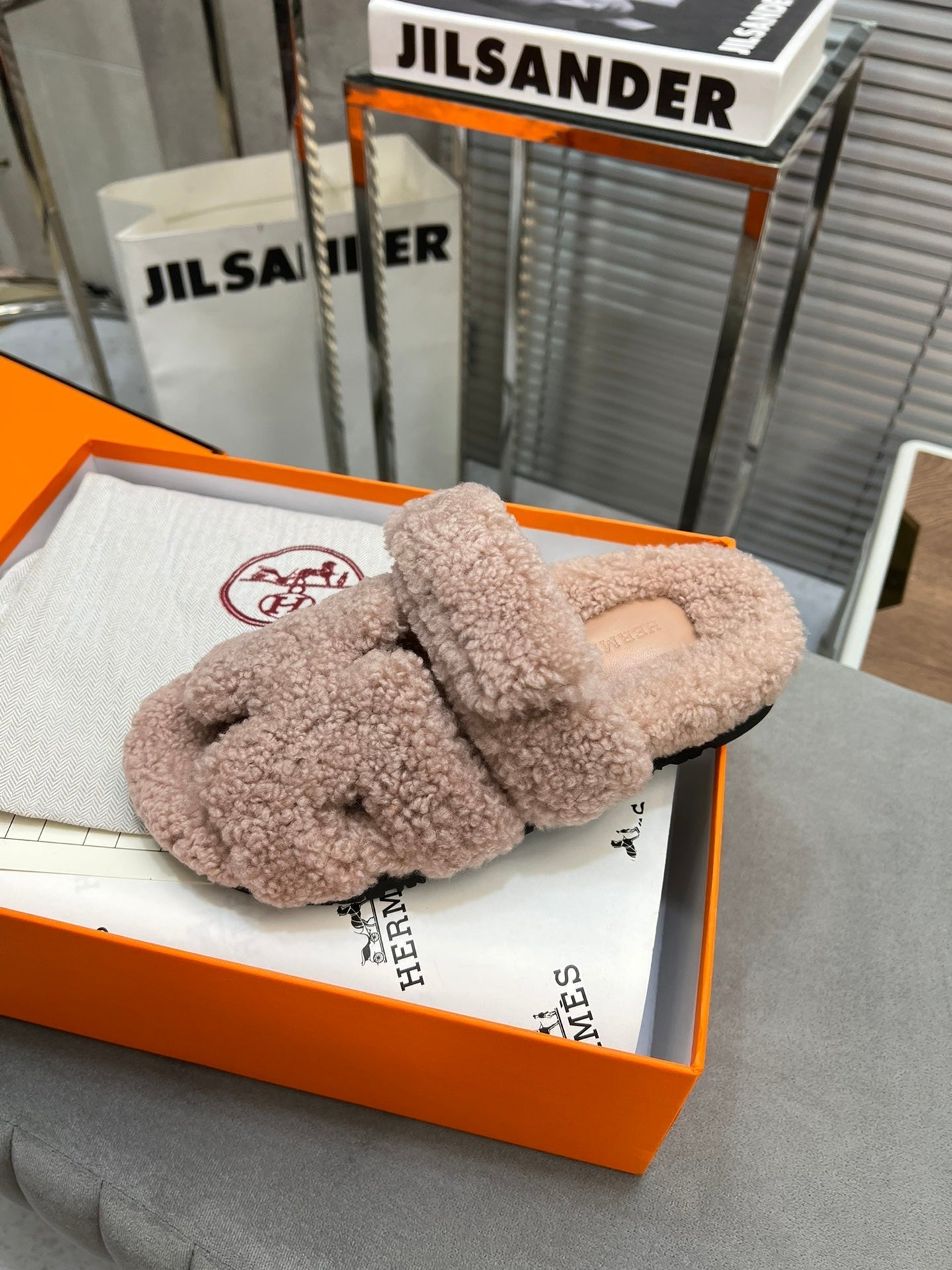 CHYPRE SLIPPERS IN ROSY BROWN LAMB WOOL - 35