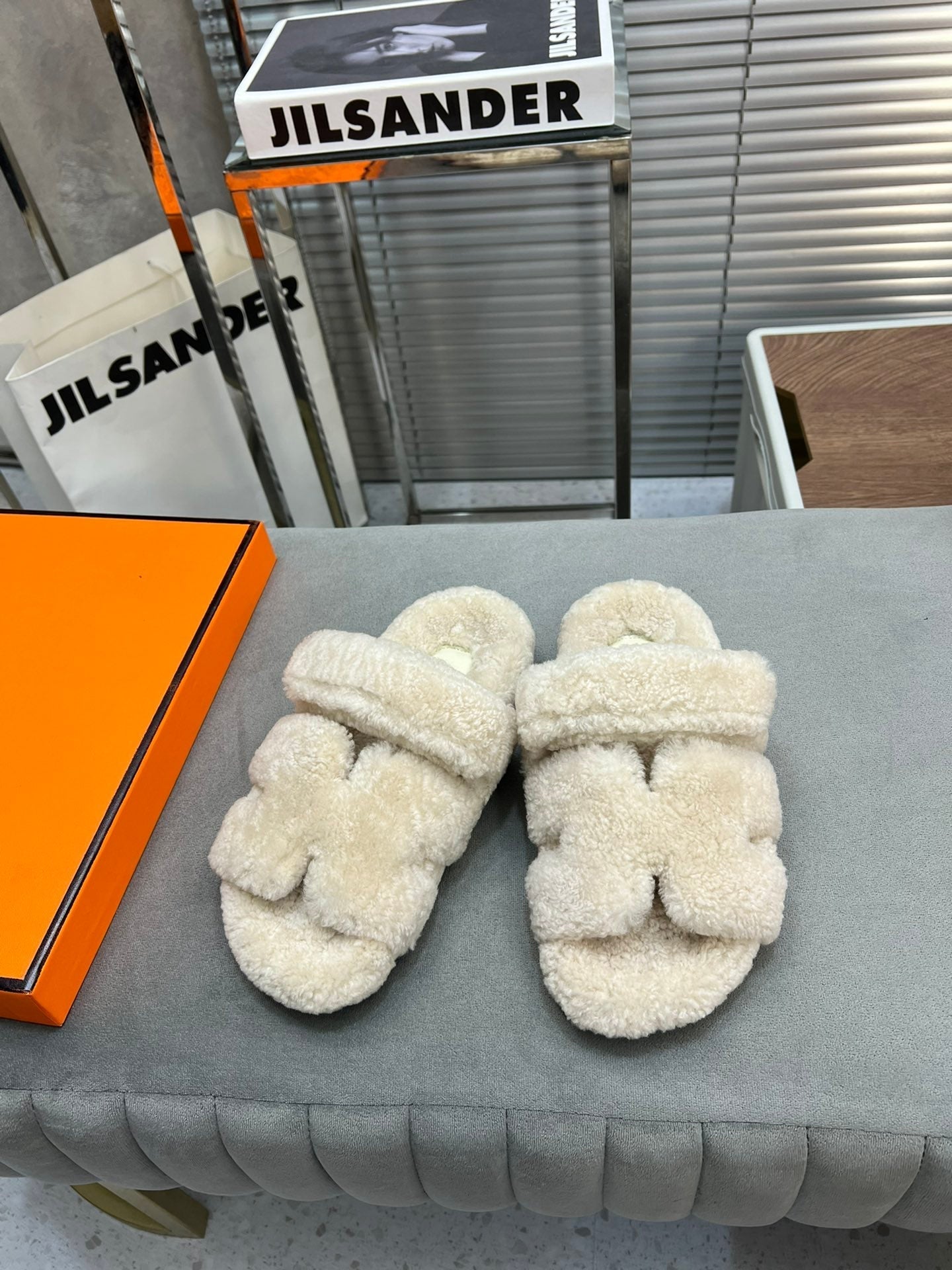 CHYPRE SLIPPERS IN BISQUE BEIGE LAMB WOOL - 35