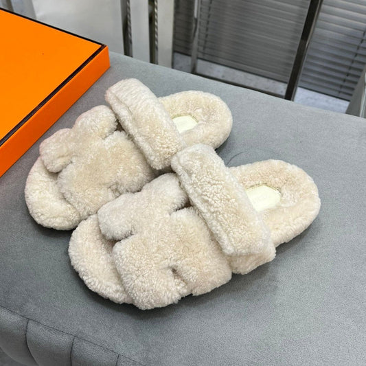 CHYPRE SLIPPERS IN BISQUE BEIGE LAMB WOOL - 35