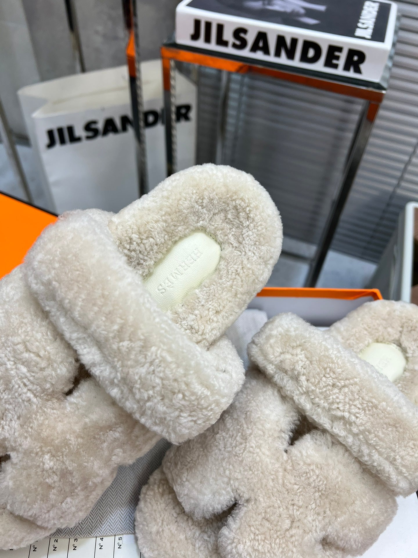 CHYPRE SLIPPERS IN BISQUE BEIGE LAMB WOOL - 35