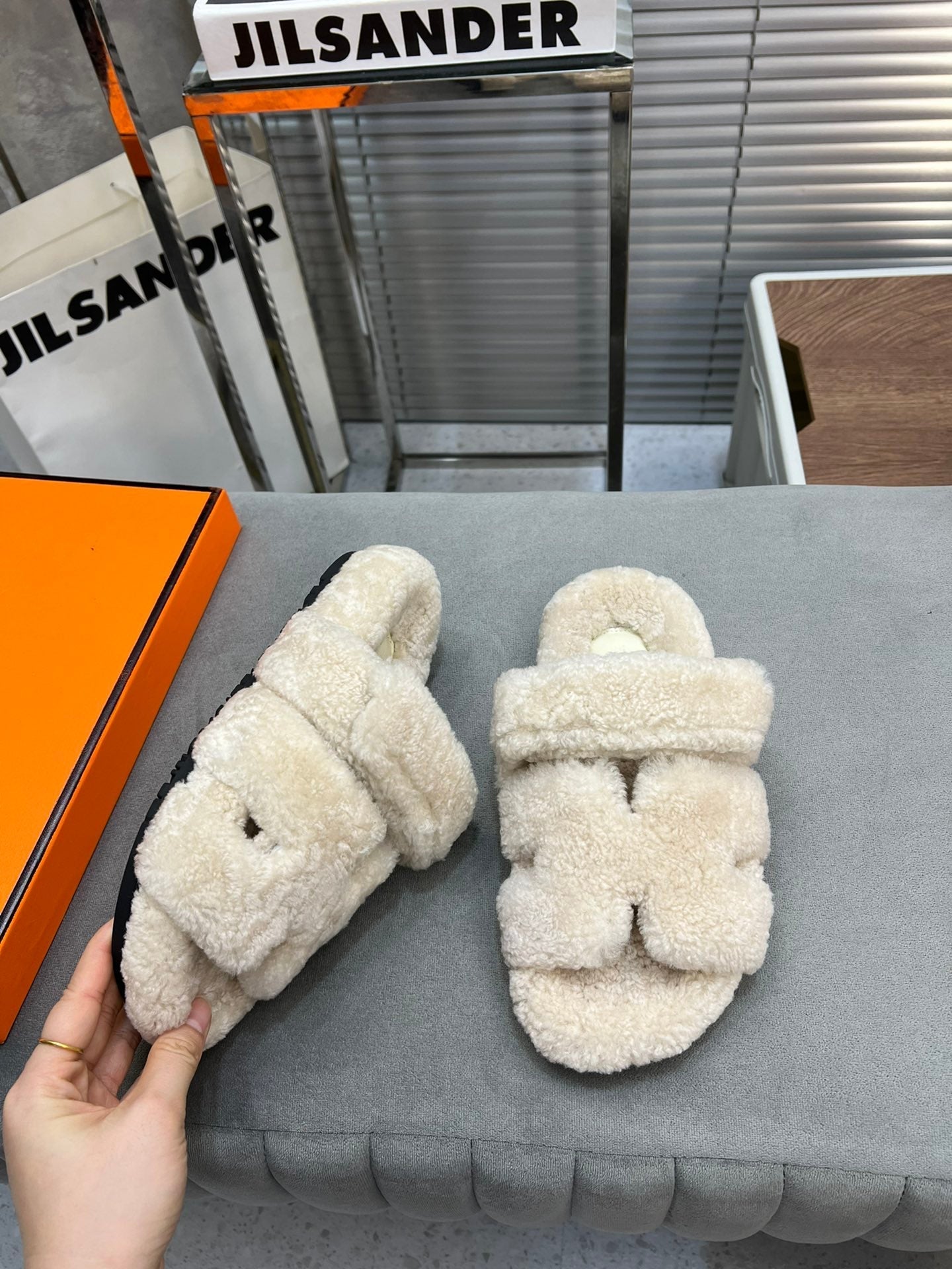 CHYPRE SLIPPERS IN BISQUE BEIGE LAMB WOOL - 35