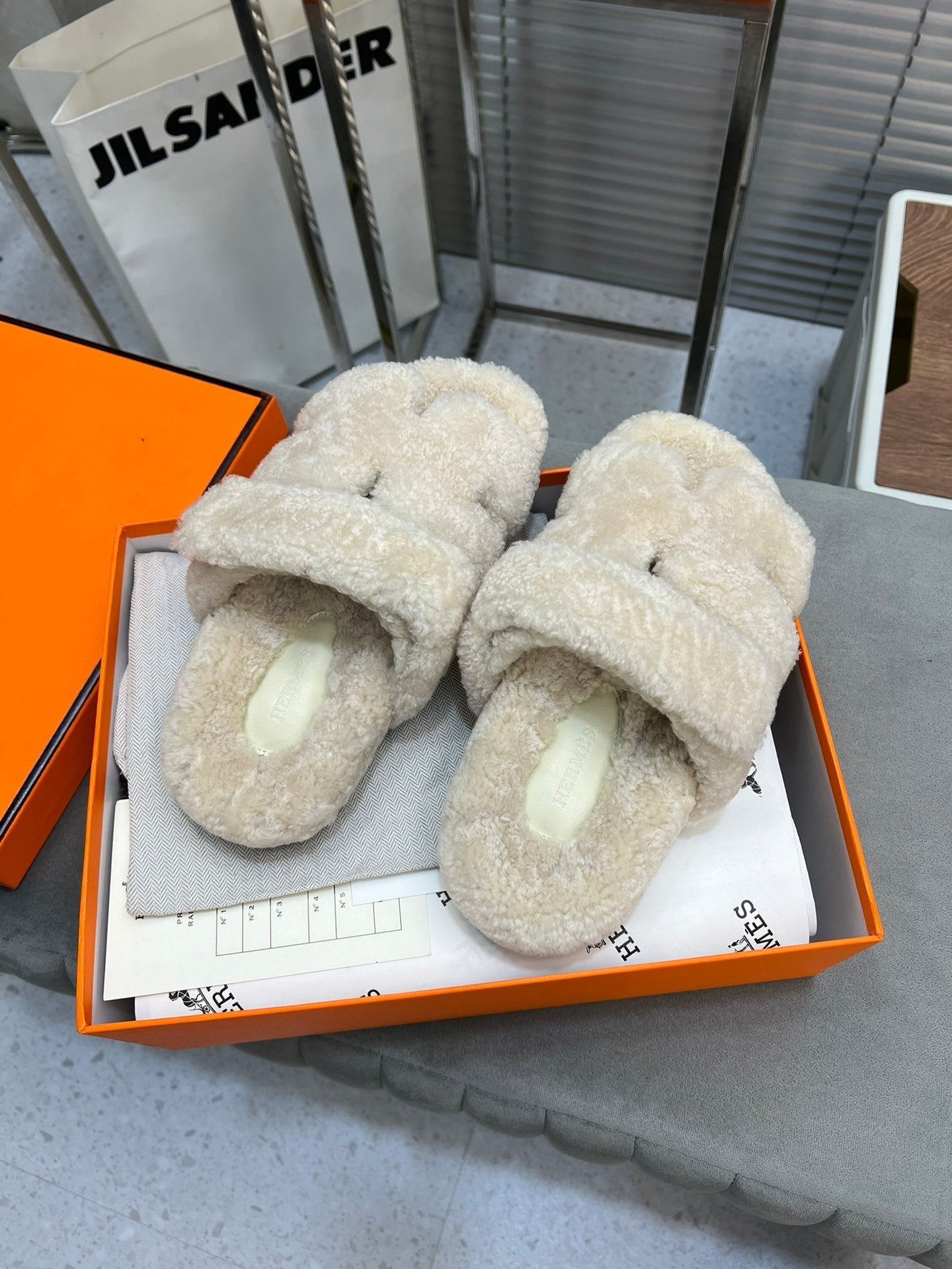 CHYPRE SLIPPERS IN BISQUE BEIGE LAMB WOOL - 35