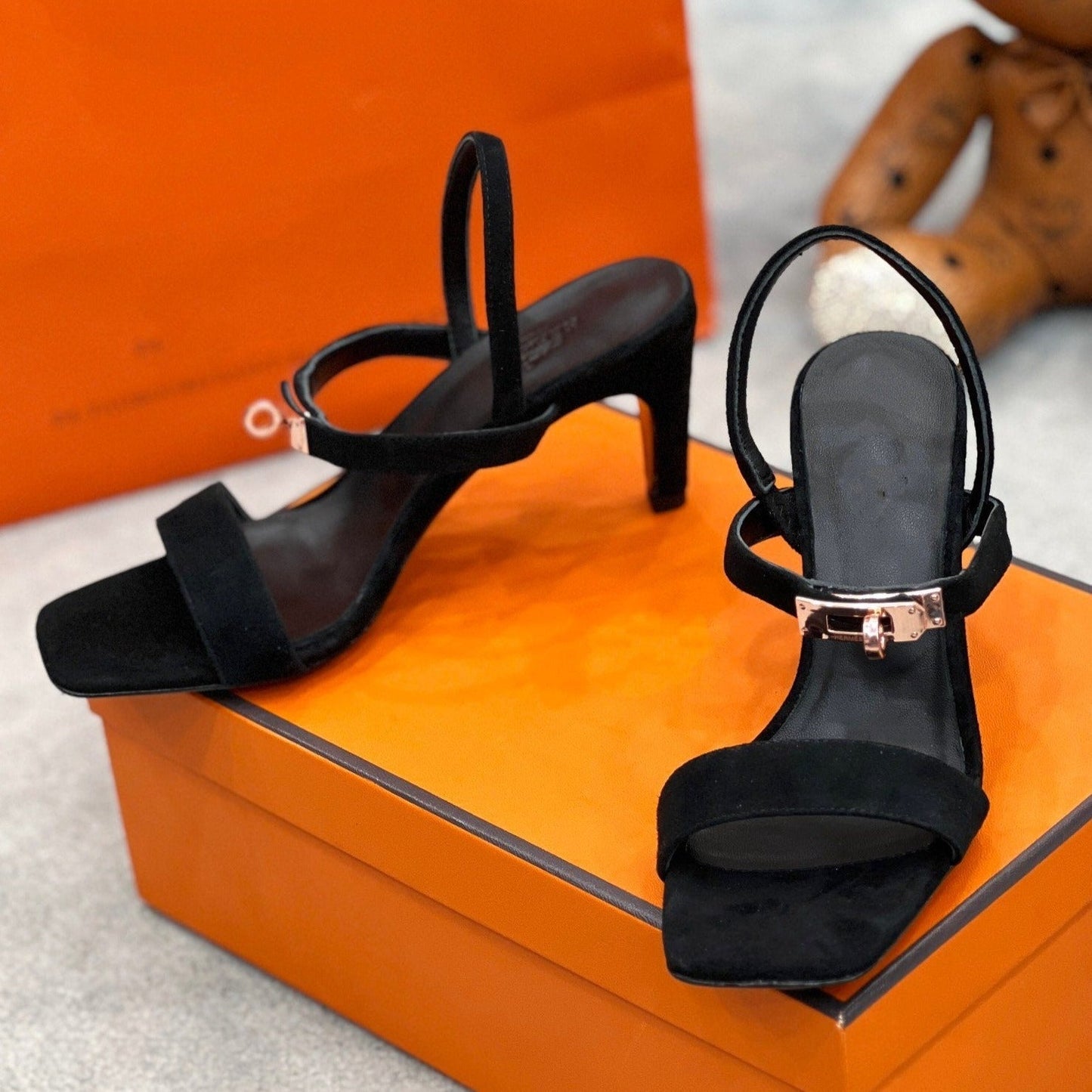 Glamour 75 Sandal Black Suede - 35