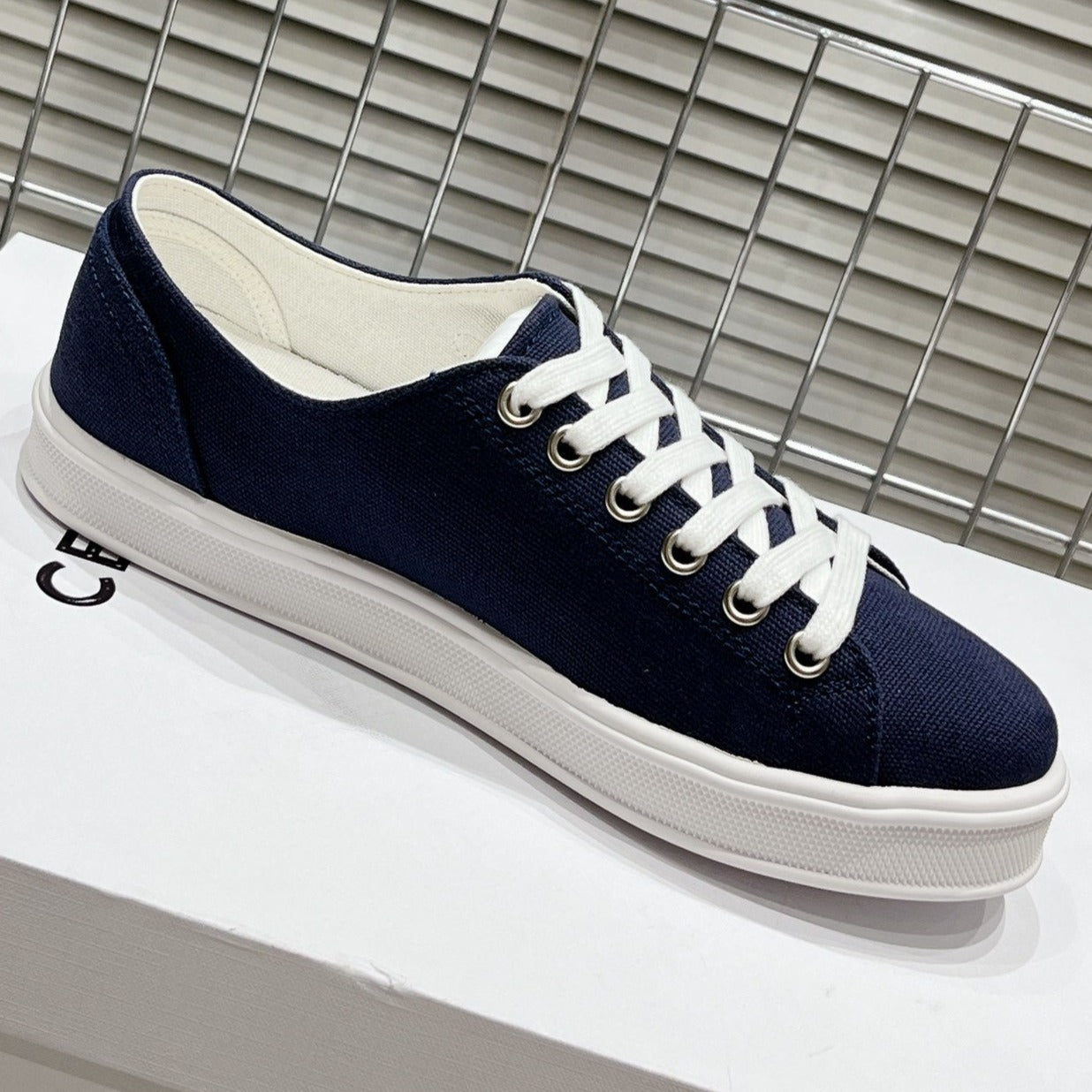 JANE SNEAKERS LOW LACE-UP WITH TRIOMPHE PATCH IN CANVAS AND CALFSKIN NAVY/WHITE LOGO - 35