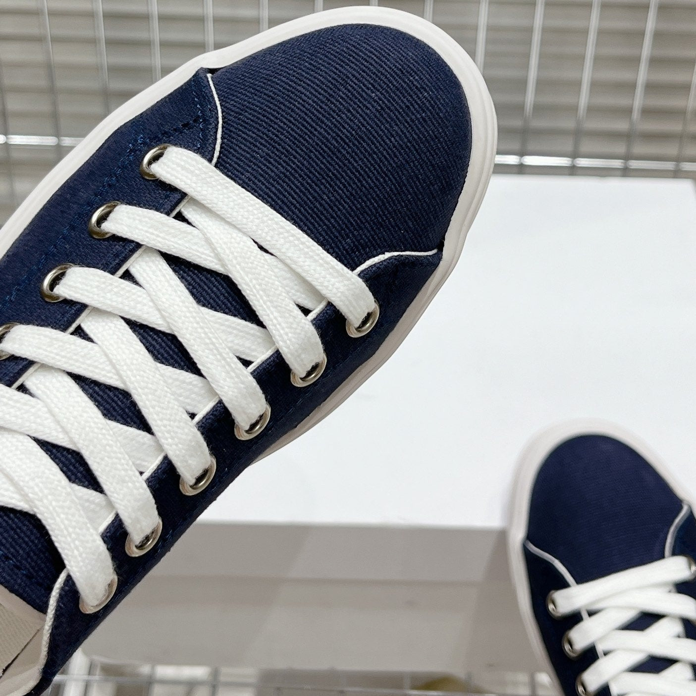 JANE SNEAKERS LOW LACE-UP WITH TRIOMPHE PATCH IN CANVAS AND CALFSKIN NAVY/WHITE LOGO - 35
