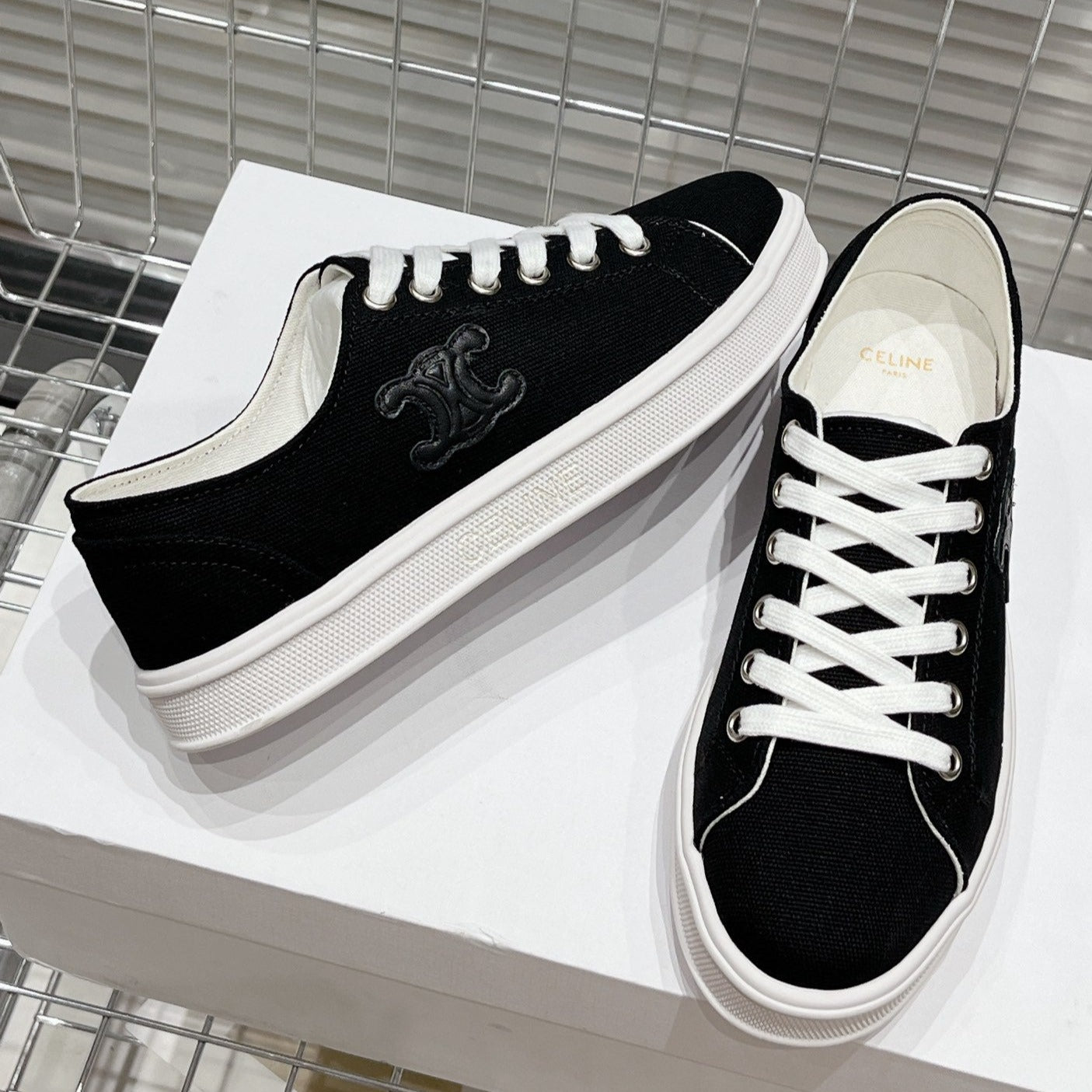 JANE SNEAKERS LOW LACE-UP WITH TRIOMPHE PATCH IN CANVAS AND CALFSKIN BLACK LOGO - 35