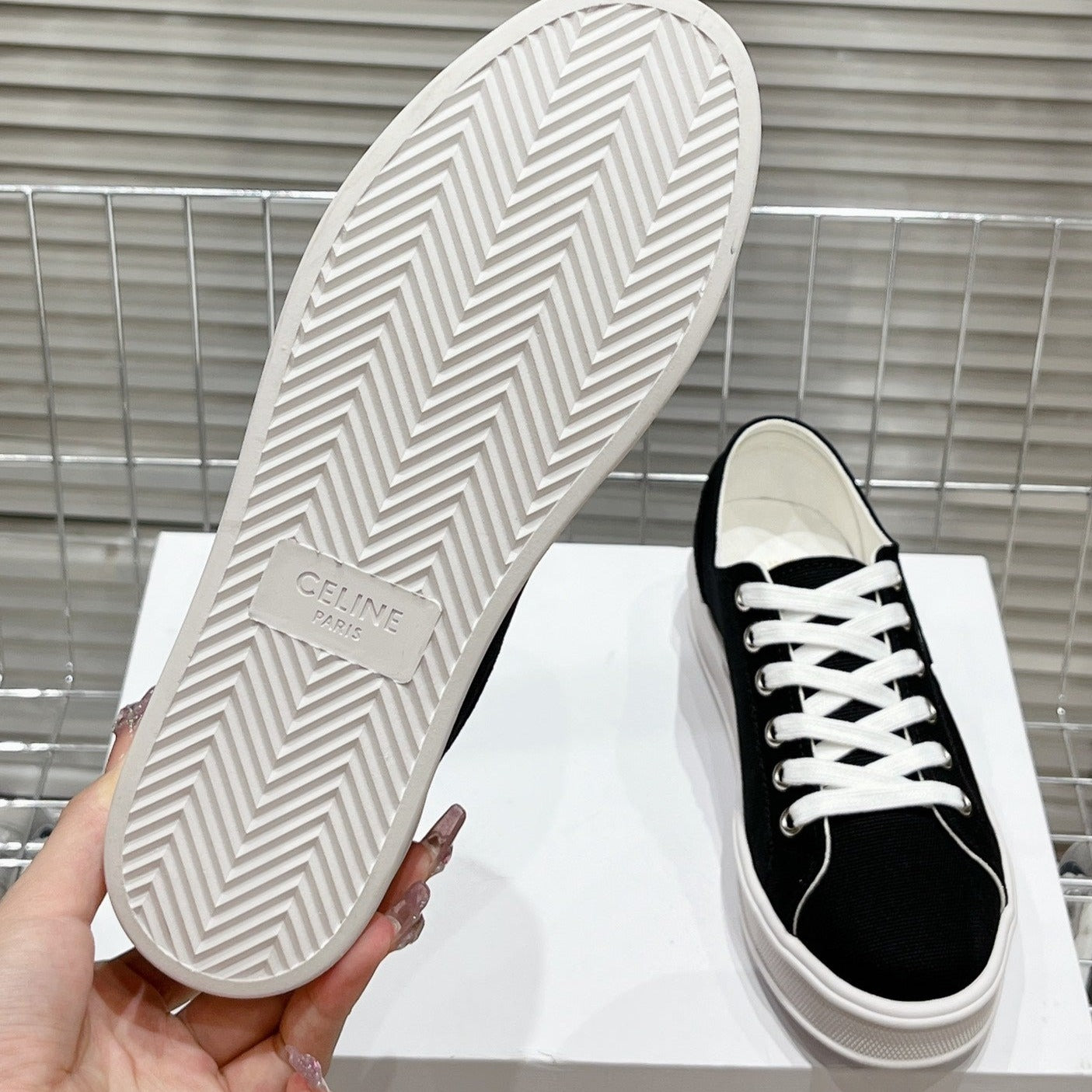 JANE SNEAKERS LOW LACE-UP WITH TRIOMPHE PATCH IN CANVAS AND CALFSKIN BLACK LOGO - 35