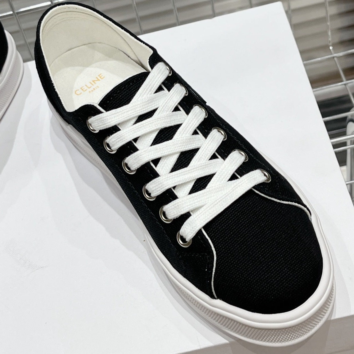 JANE SNEAKERS LOW LACE-UP WITH TRIOMPHE PATCH IN CANVAS AND CALFSKIN BLACK LOGO - 35