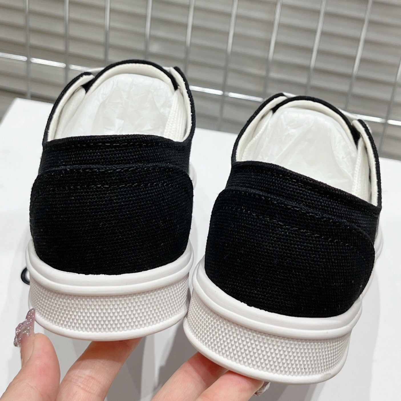JANE SNEAKERS LOW LACE-UP WITH TRIOMPHE PATCH IN CANVAS AND CALFSKIN BLACK LOGO - 35