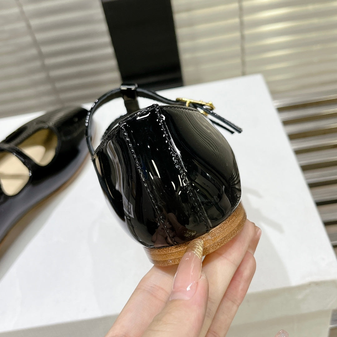 FLAT SANDALS WITH DOUBLE STRAP-DESIGN LEATHER BLACK - 35