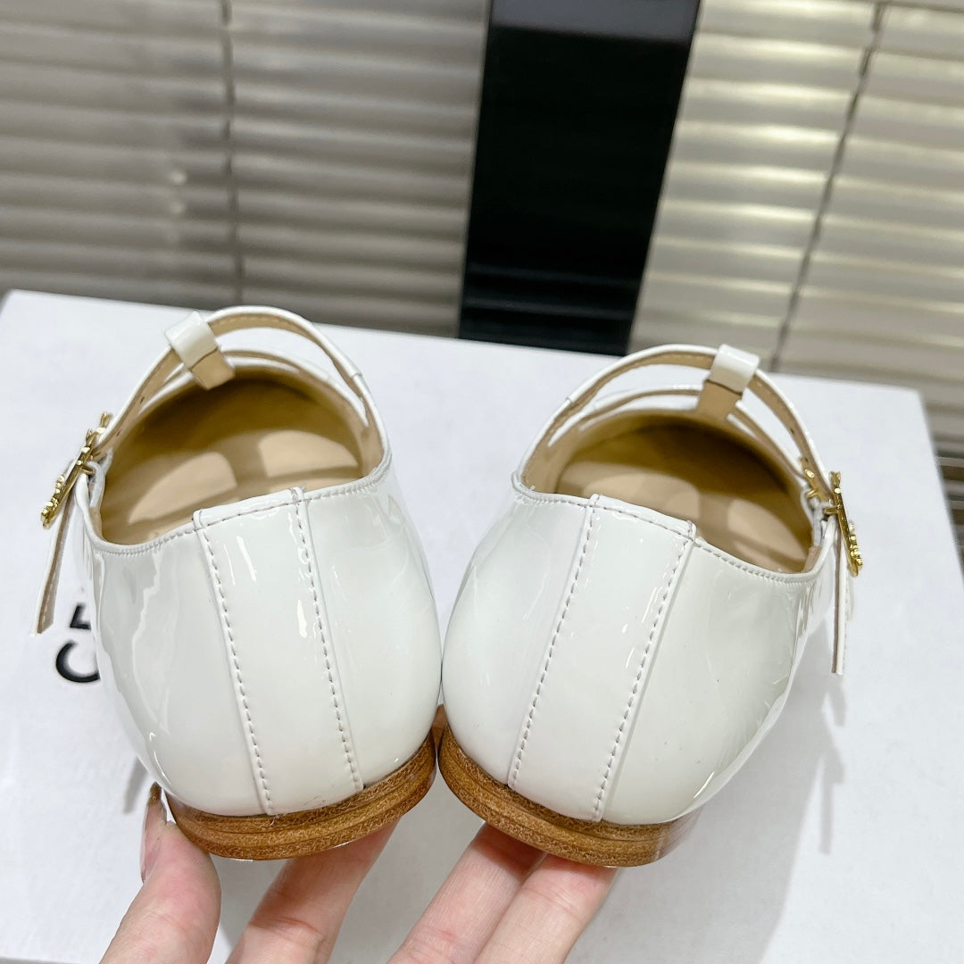 FLAT SANDALS WITH DOUBLE STRAP-DESIGN LEATHER WHITE - 35