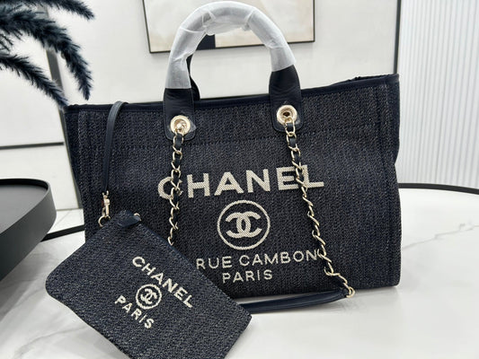 CC DEAUVILLE LARGE 38 TOTE BAG IN DARK NAVY CANVAS WITH WHITE LOGO EMBROIDERED