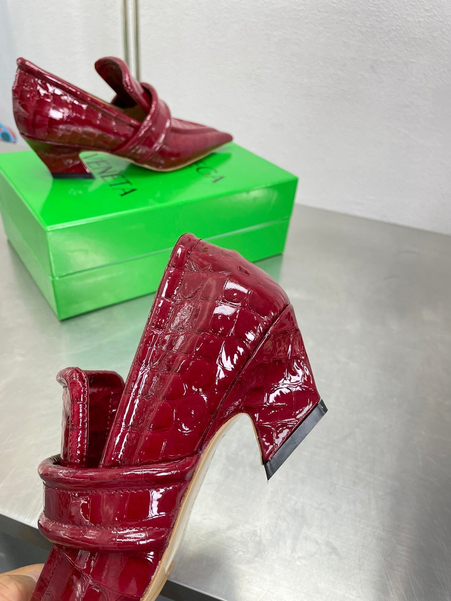 HIGH PUMP 35 MM IN SCARLET RED PATENT CALFSKIN - 34