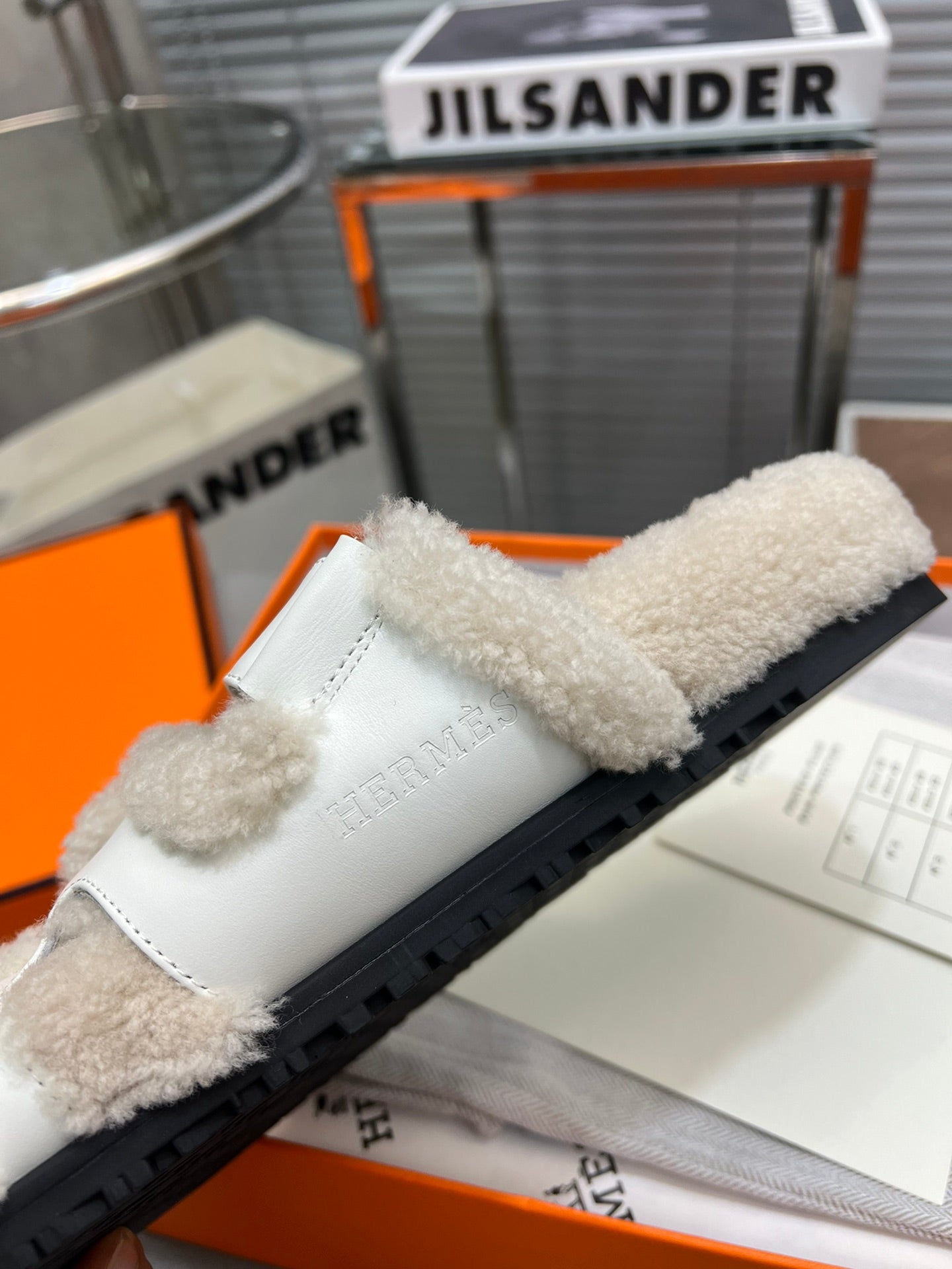 CHYPRE SLIPPERS IN BEIGE LAMB WOOL AND WHITE CALFSKIN - 35