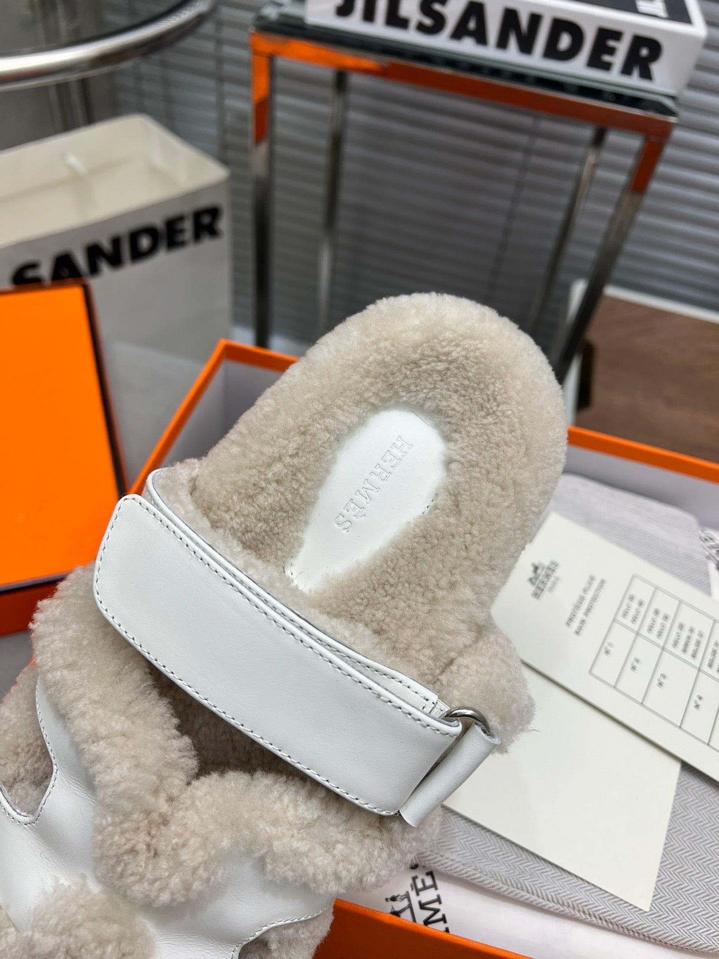 CHYPRE SLIPPERS IN BEIGE LAMB WOOL AND WHITE CALFSKIN - 35